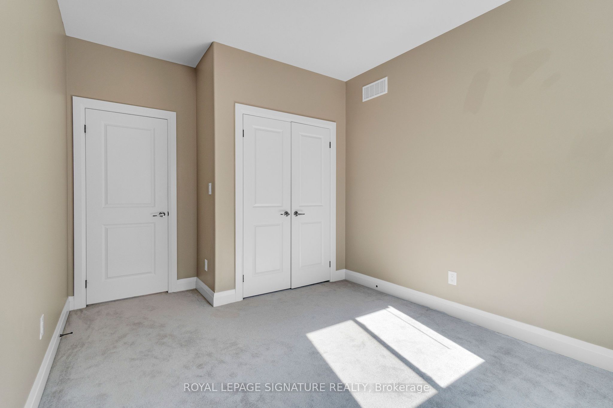 593 Pinery Trail