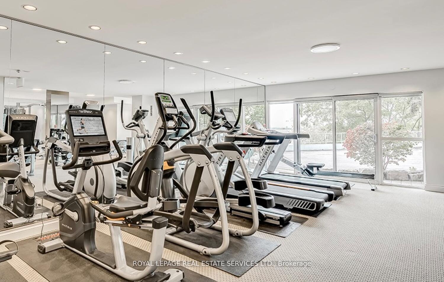 2 Bedrooms Condo at 2190 Lakeshore,  Burlington For sale