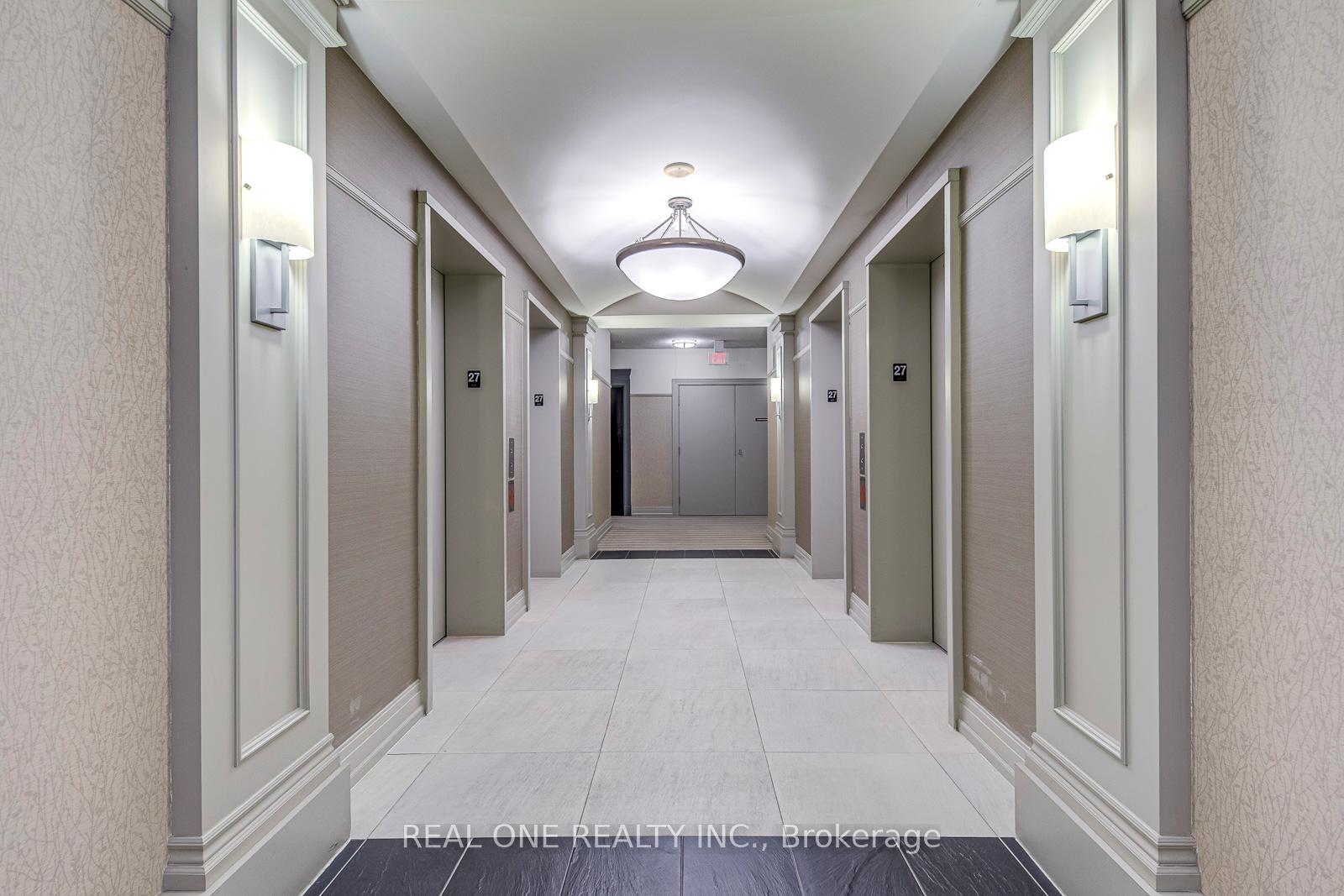 2 Bedrooms Condo at 388 Prince Of Wales,  Mississauga For sale