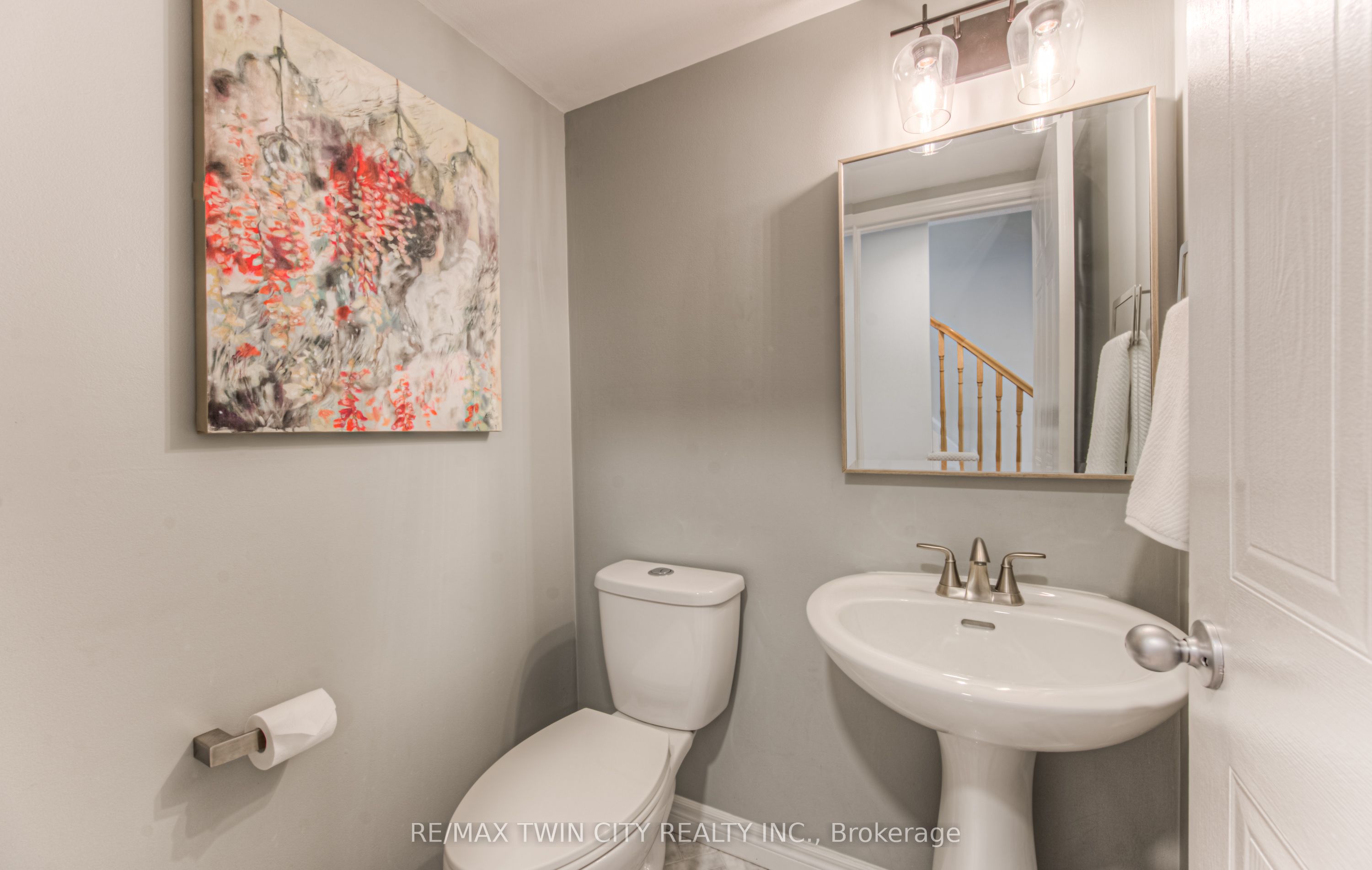 381 University Downs Crescent