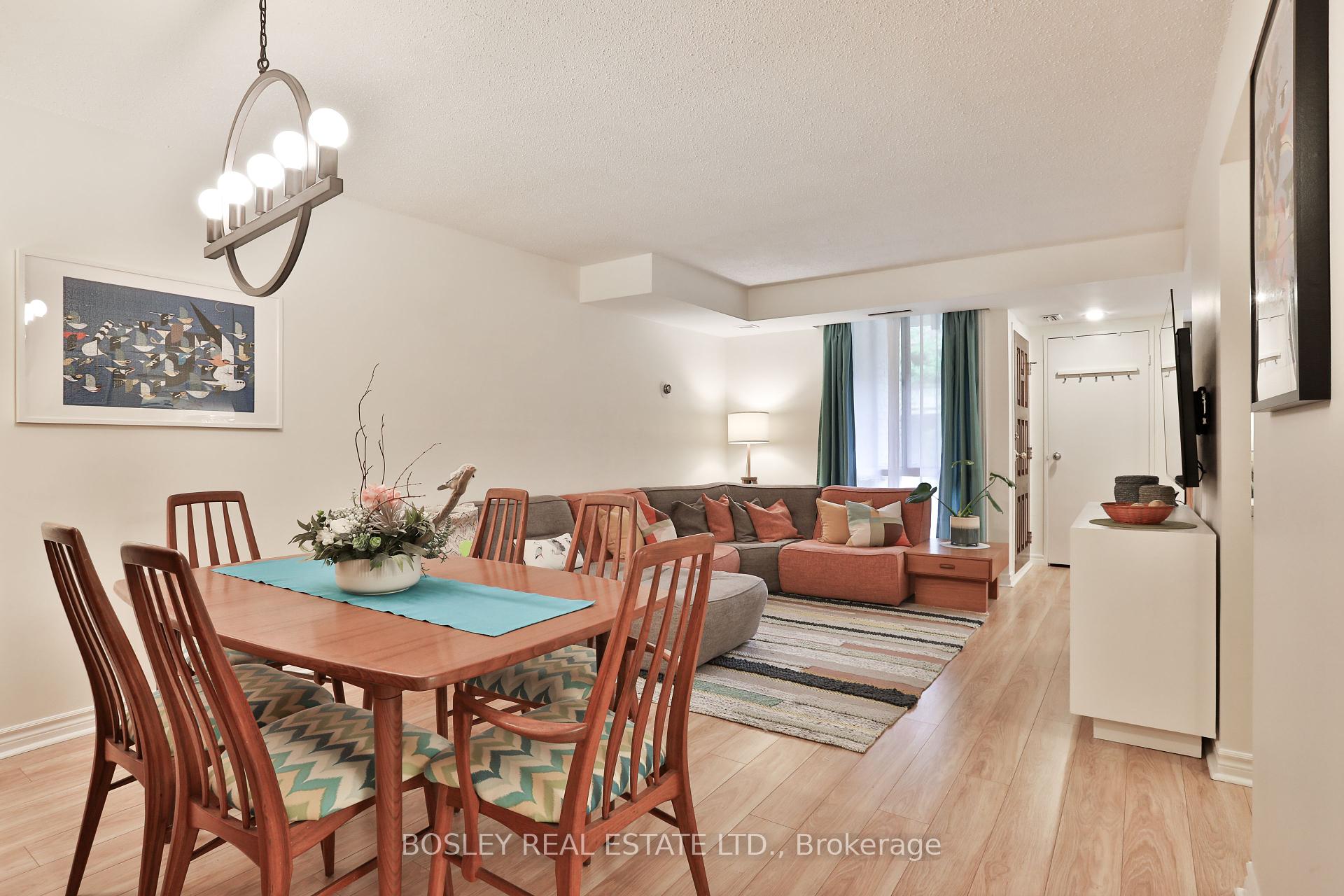 3 Bedrooms Condo at 1250 Mississauga Valley, Mississauga For sale