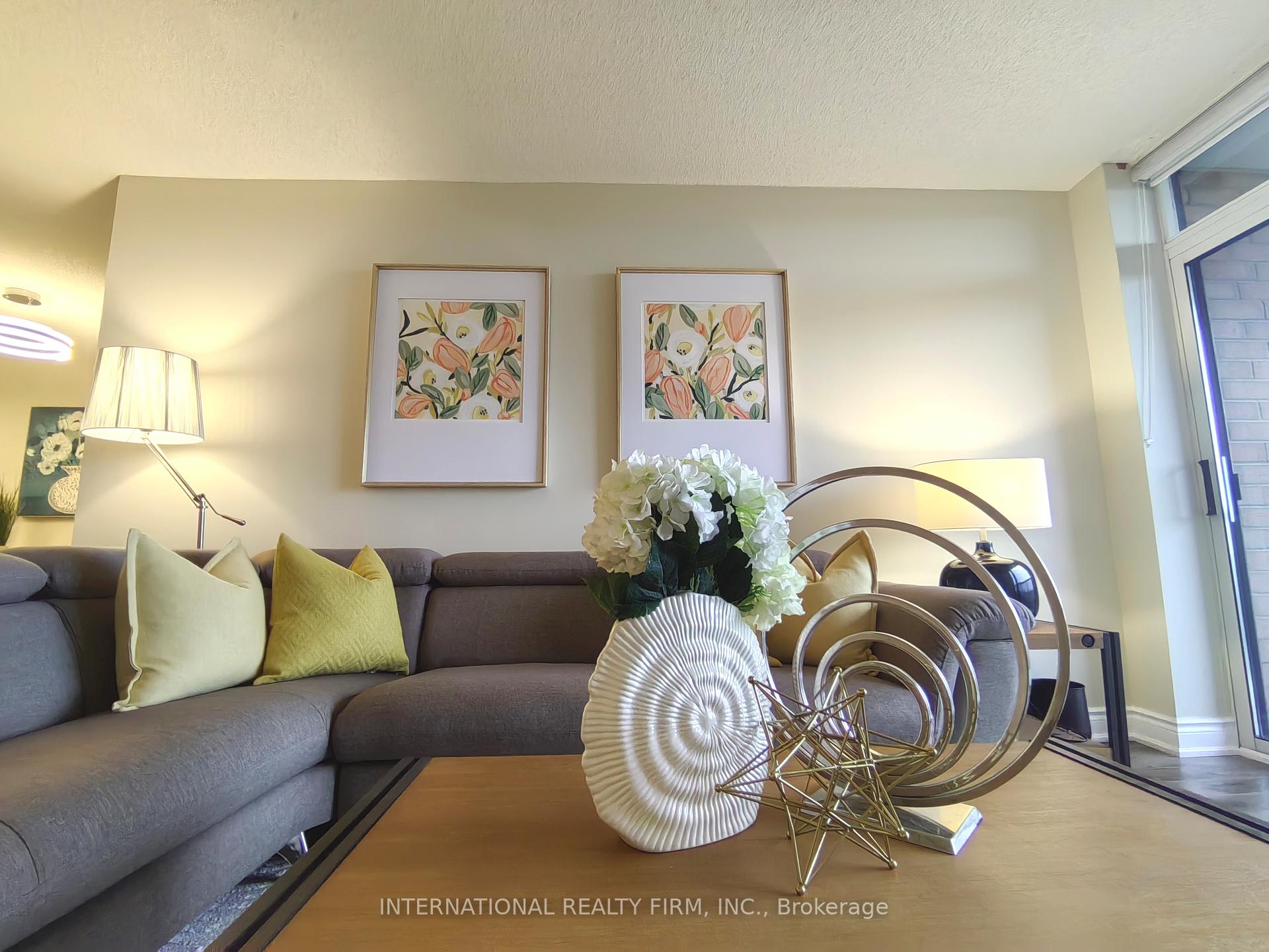 4 Bedrooms Condo at 880 Grandview, Toronto For sale