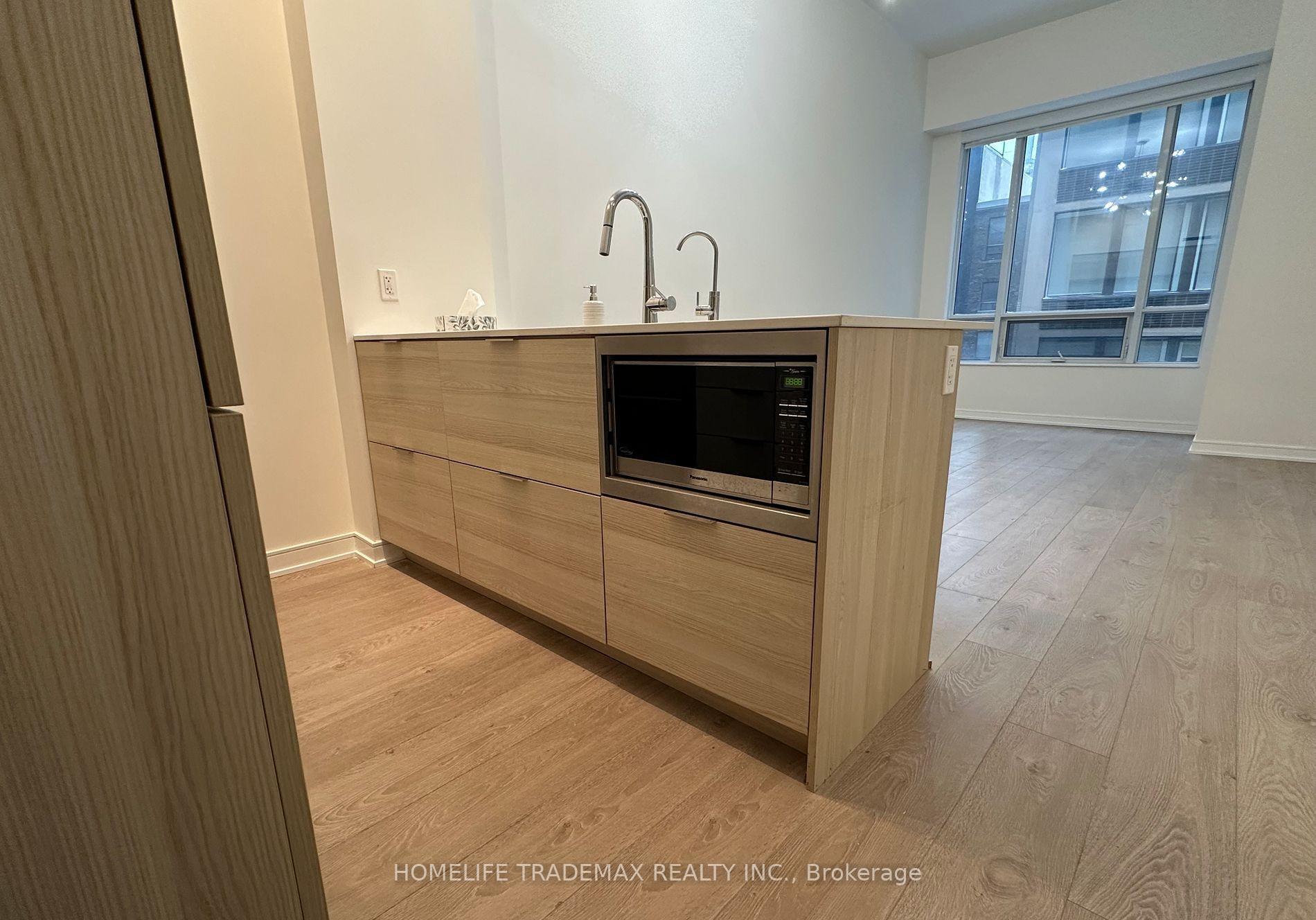 2 Bedrooms Condo at 88 Scott,  Toronto For sale