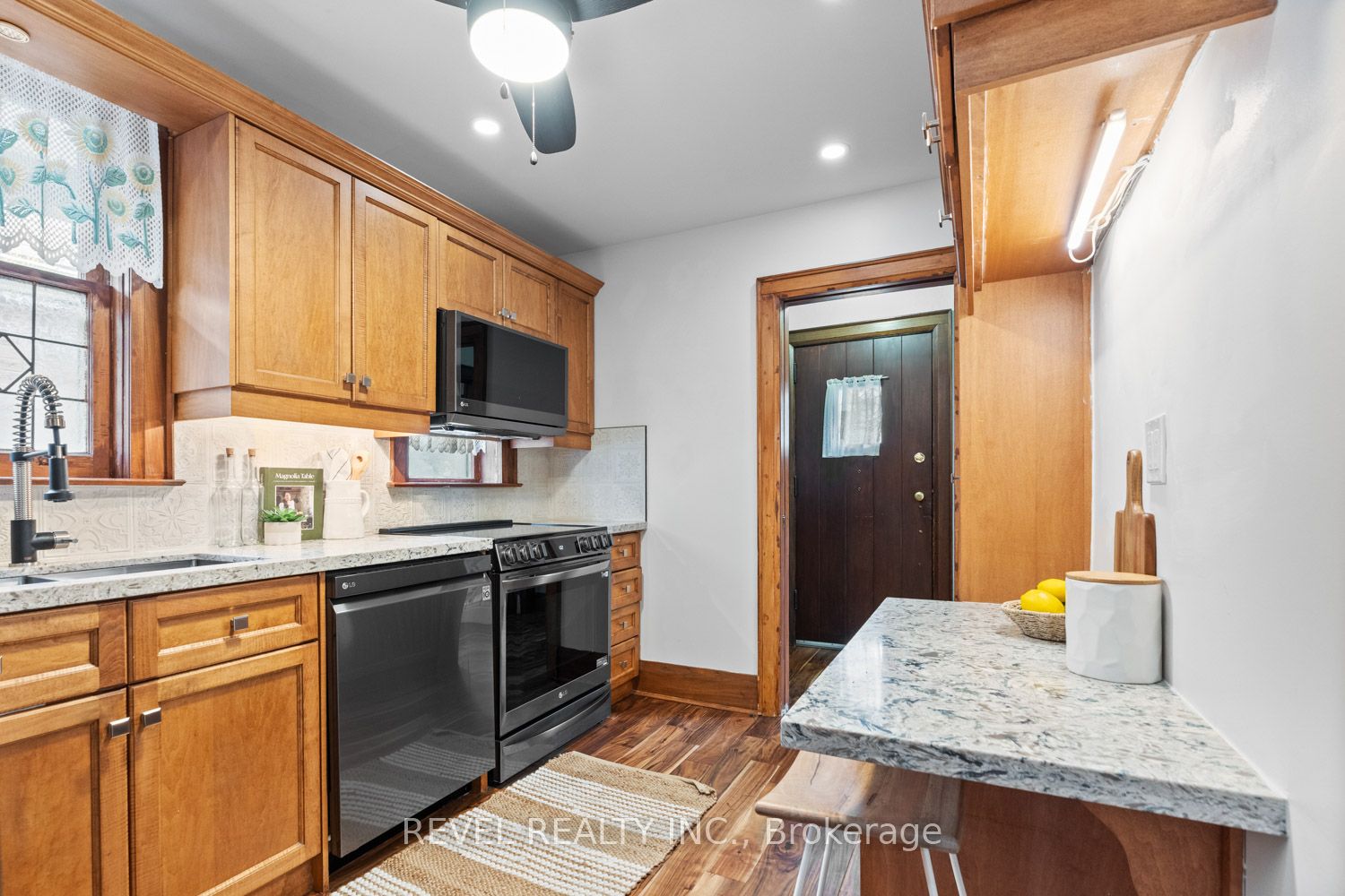 8 Sunnybrook Road
