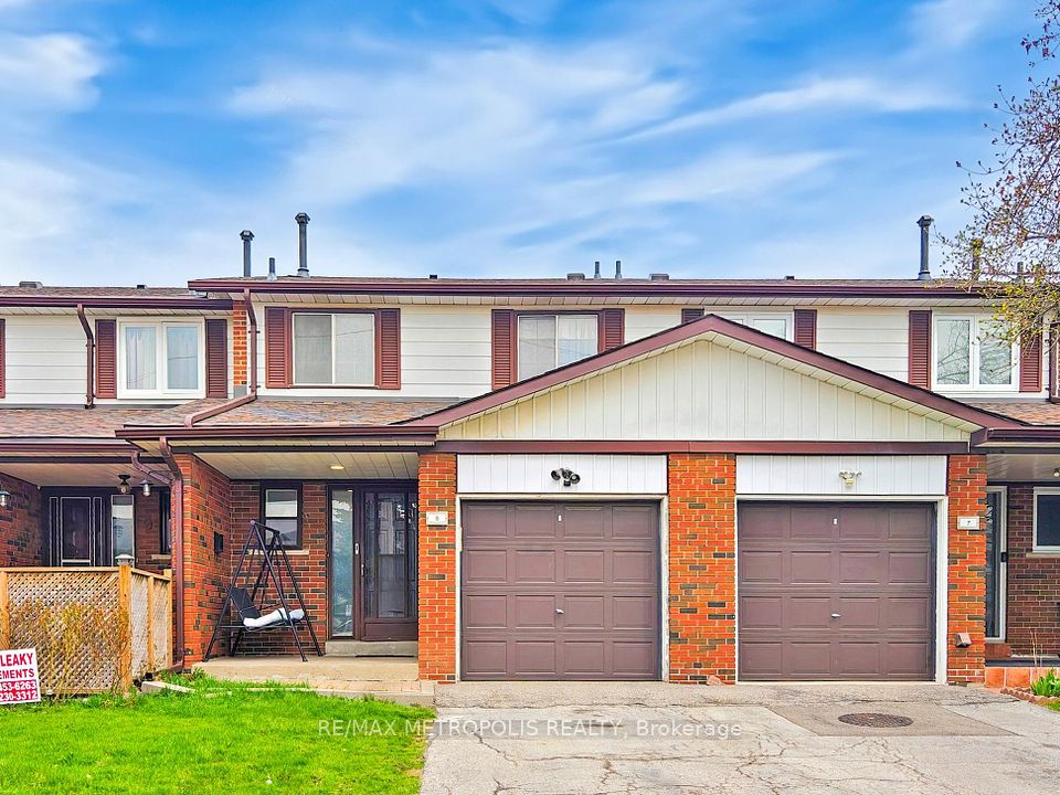 7033 Netherbrae