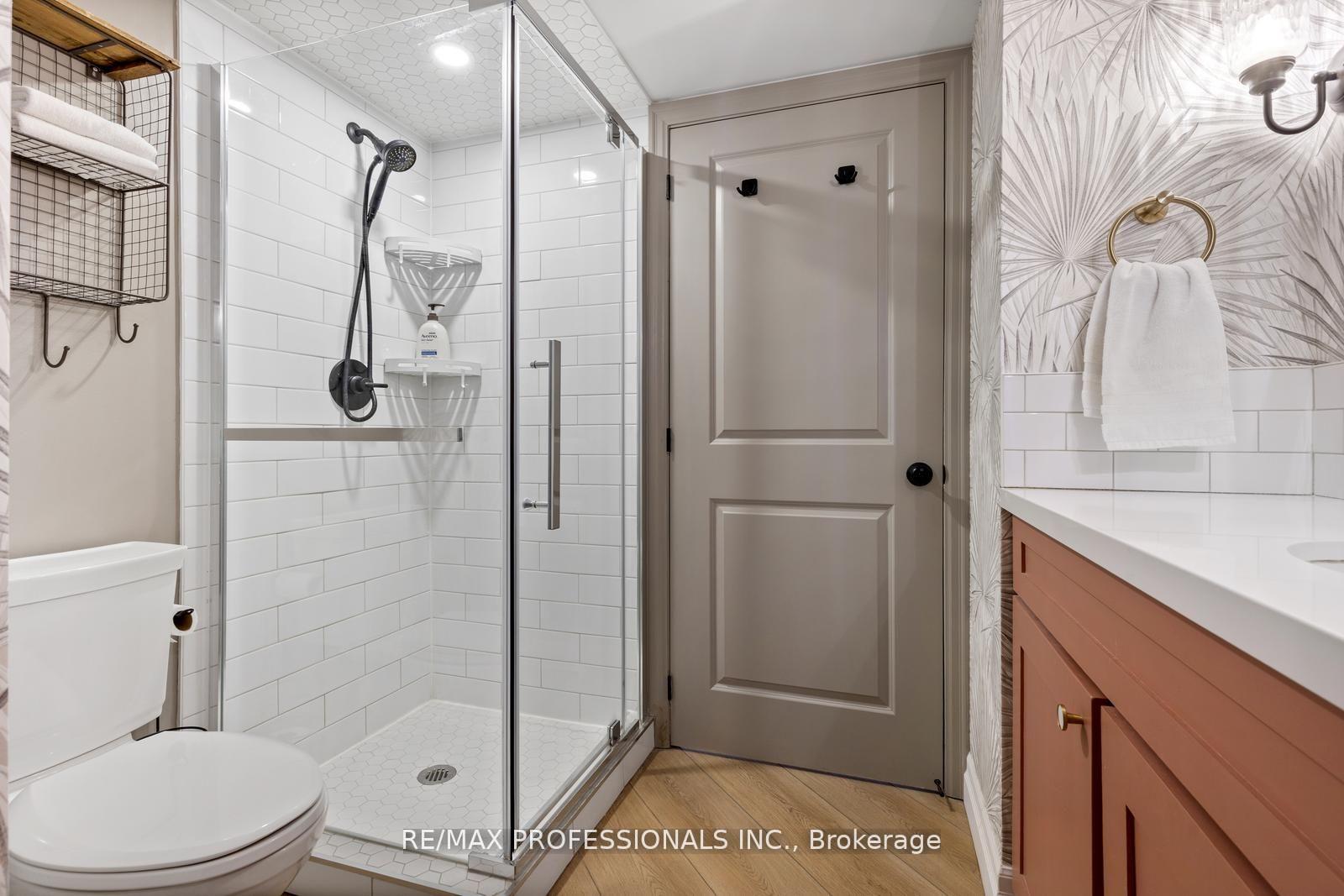 2 Bedrooms Condo at 1500 Grazia, Mississauga For sale