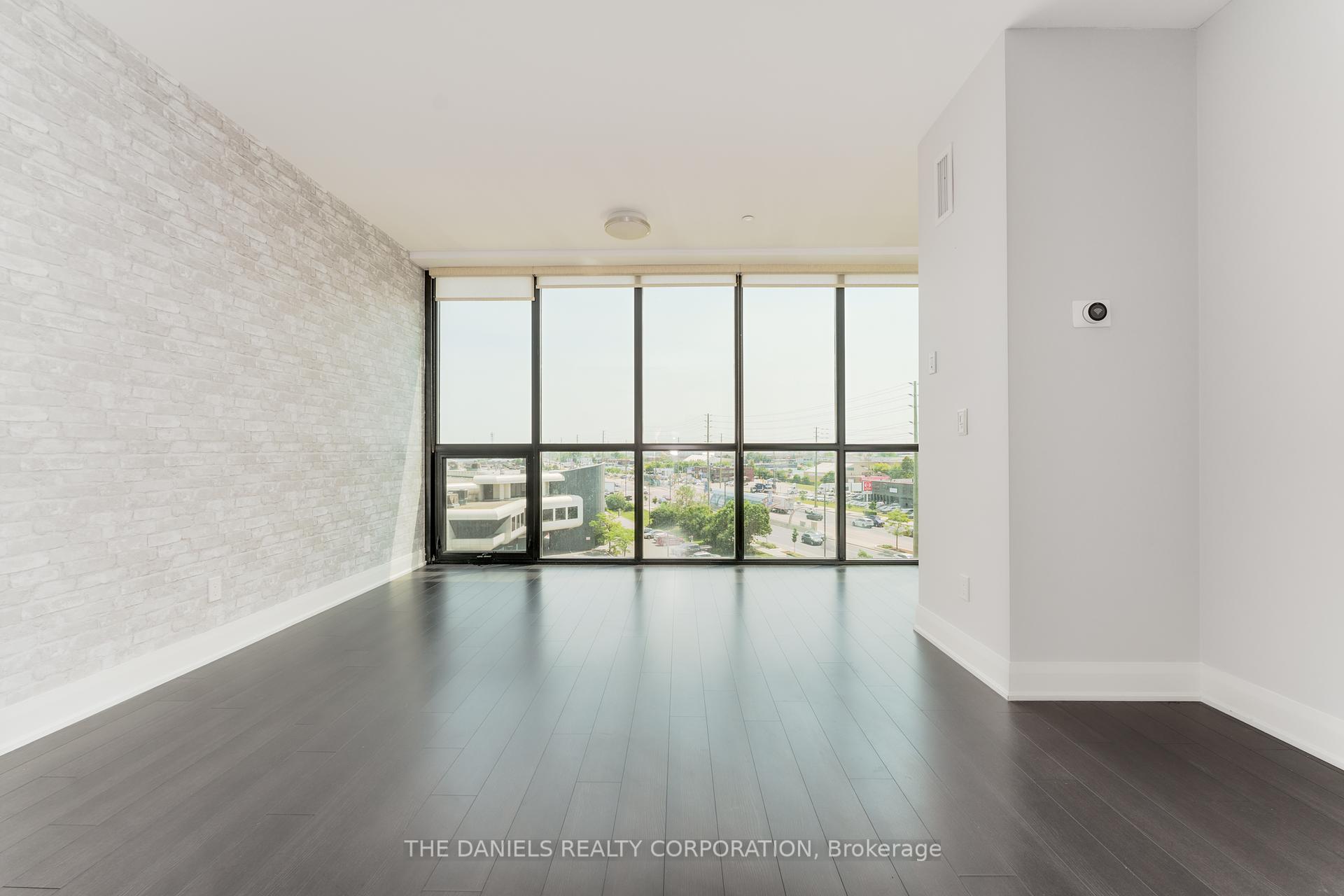2 Bedrooms Condo at 2900 Highway 7, Vaughan For sale
