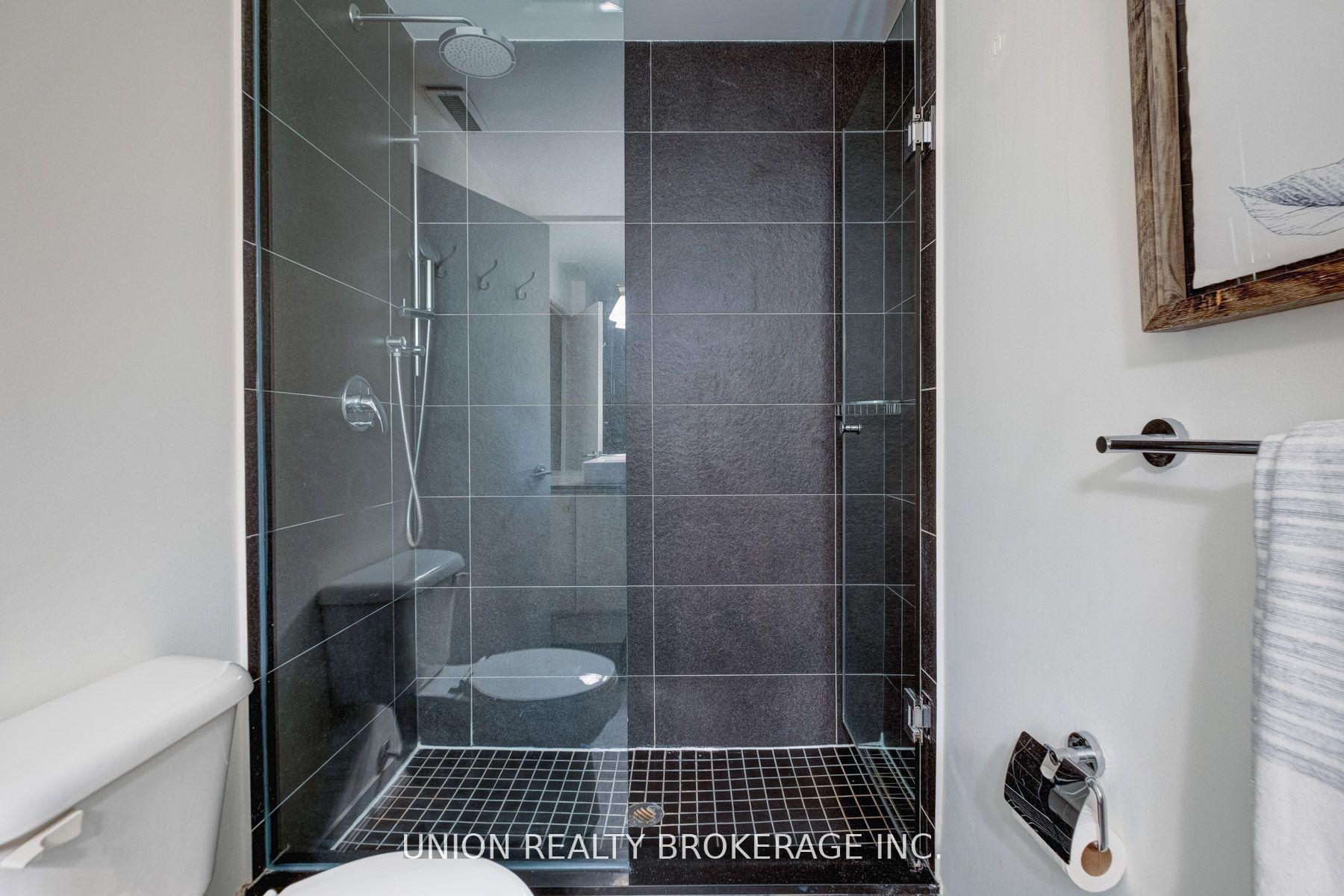 3 Bedrooms Condo at 201 Carlaw, Toronto For sale