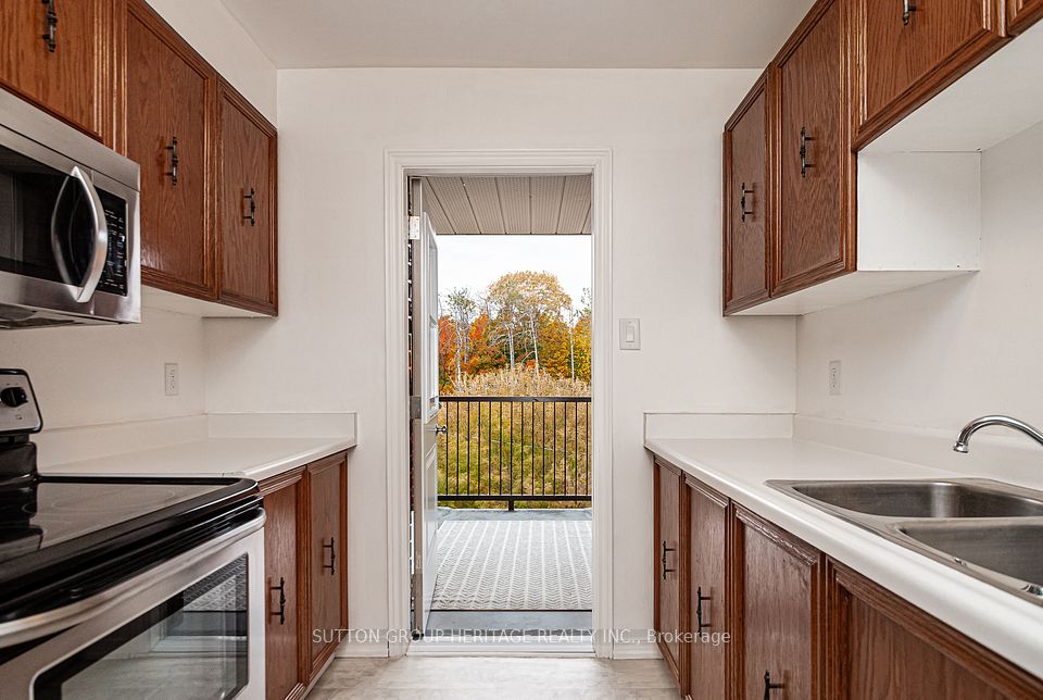 Kitchen - Walkout To Deck