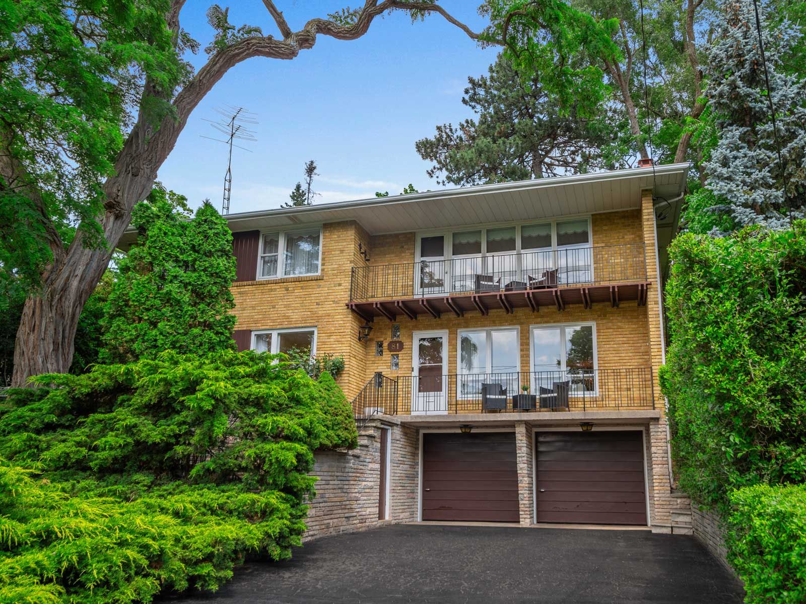 81 Ellis Avenue Toronto W01 Ontario M6S 2X3