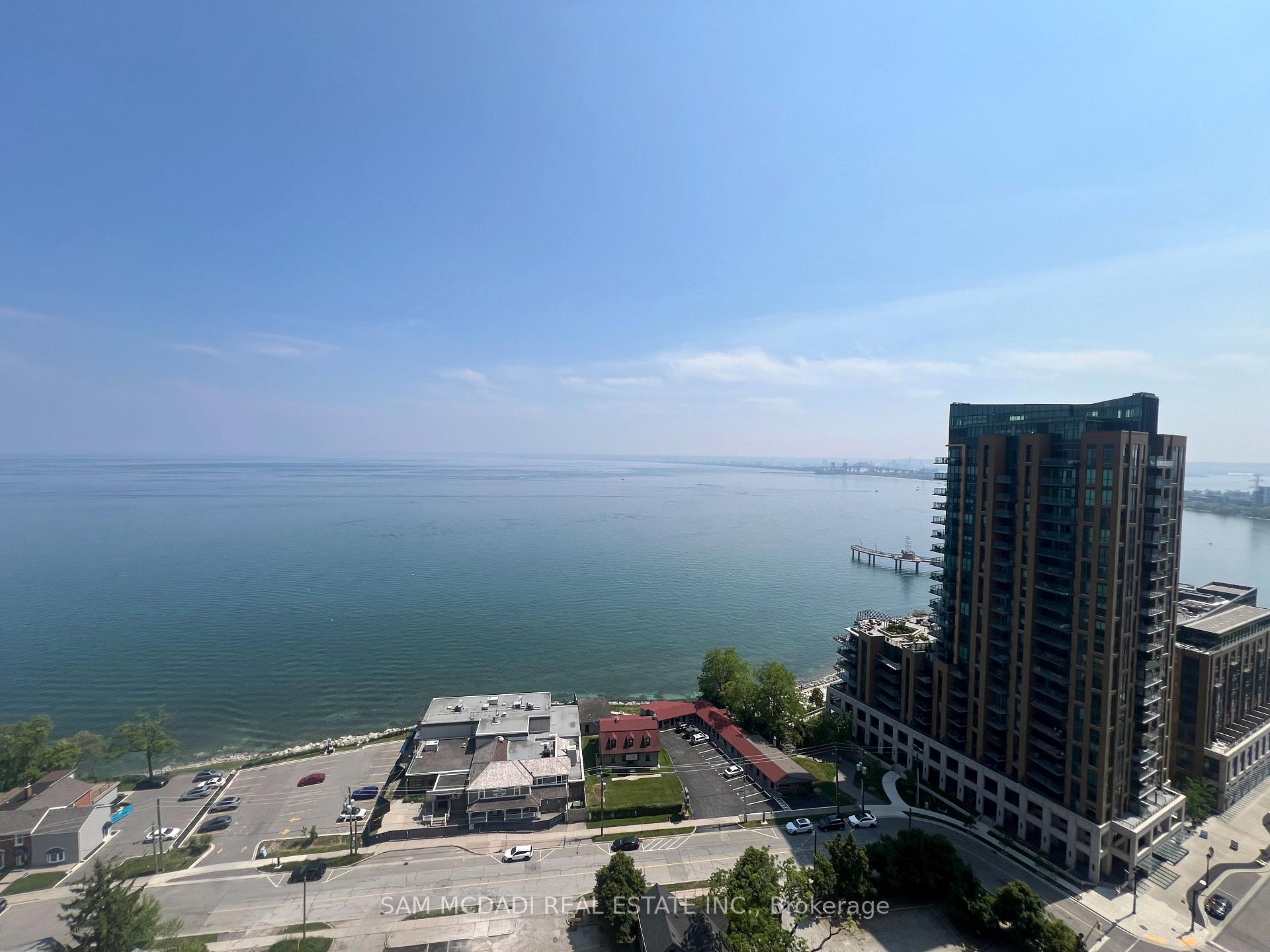 3 Bedrooms Condo at 370 Martha, Burlington For sale
