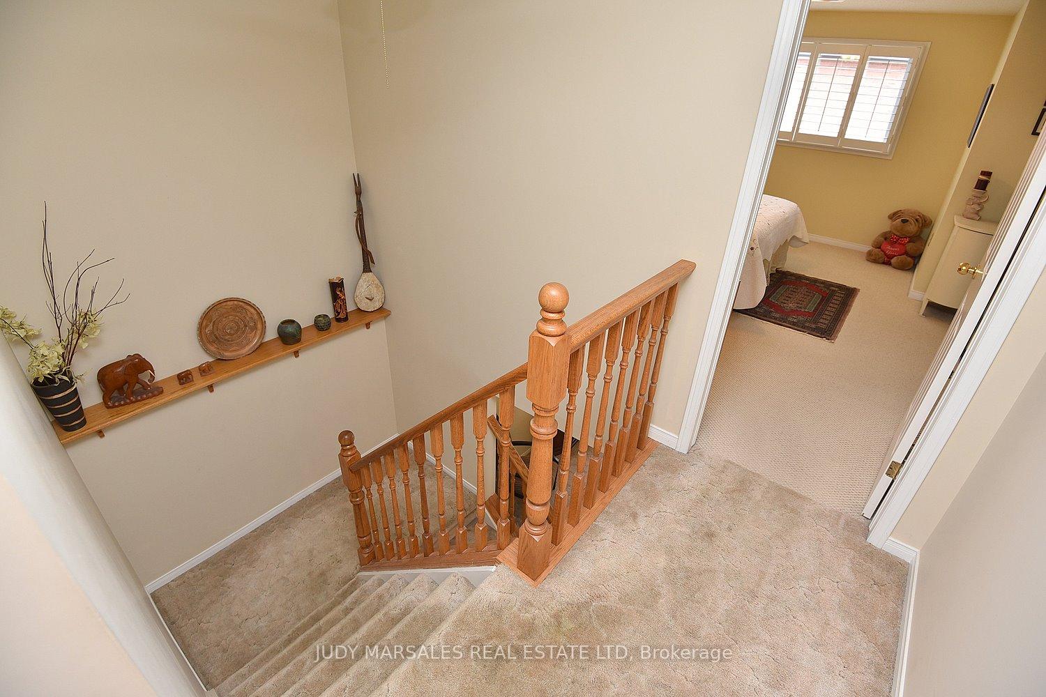 3 Bedrooms Condo at 644 Upper Paradise,  Hamilton For sale