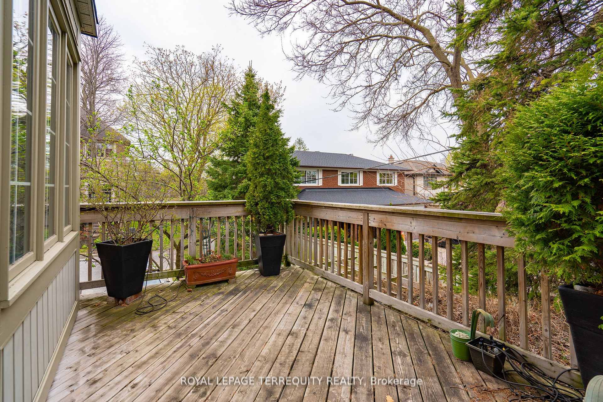 3 Bedrooms Condo at 197 La Rose, Toronto For sale