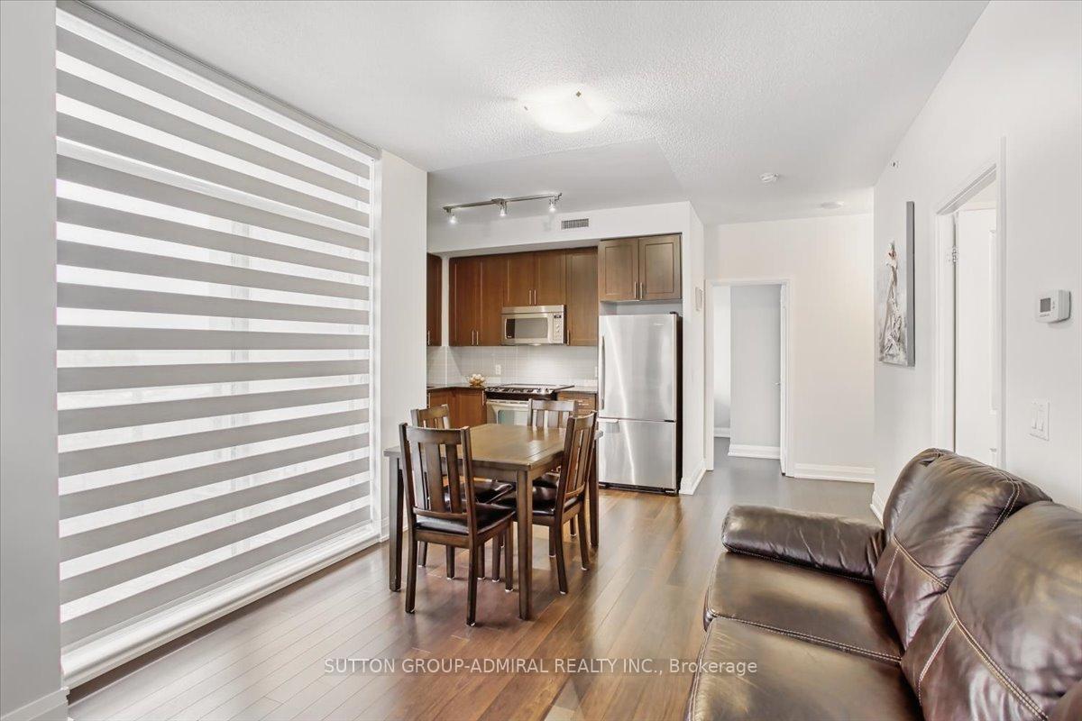 2 Bedrooms Condo at 95 North Park, Vaughan For sale