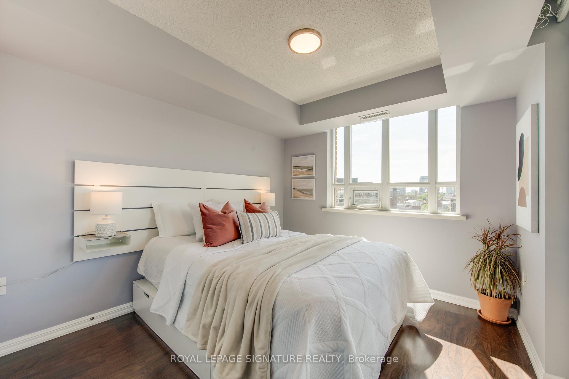 2 Bedrooms Condo at 125 Western Battery, Toronto For sale