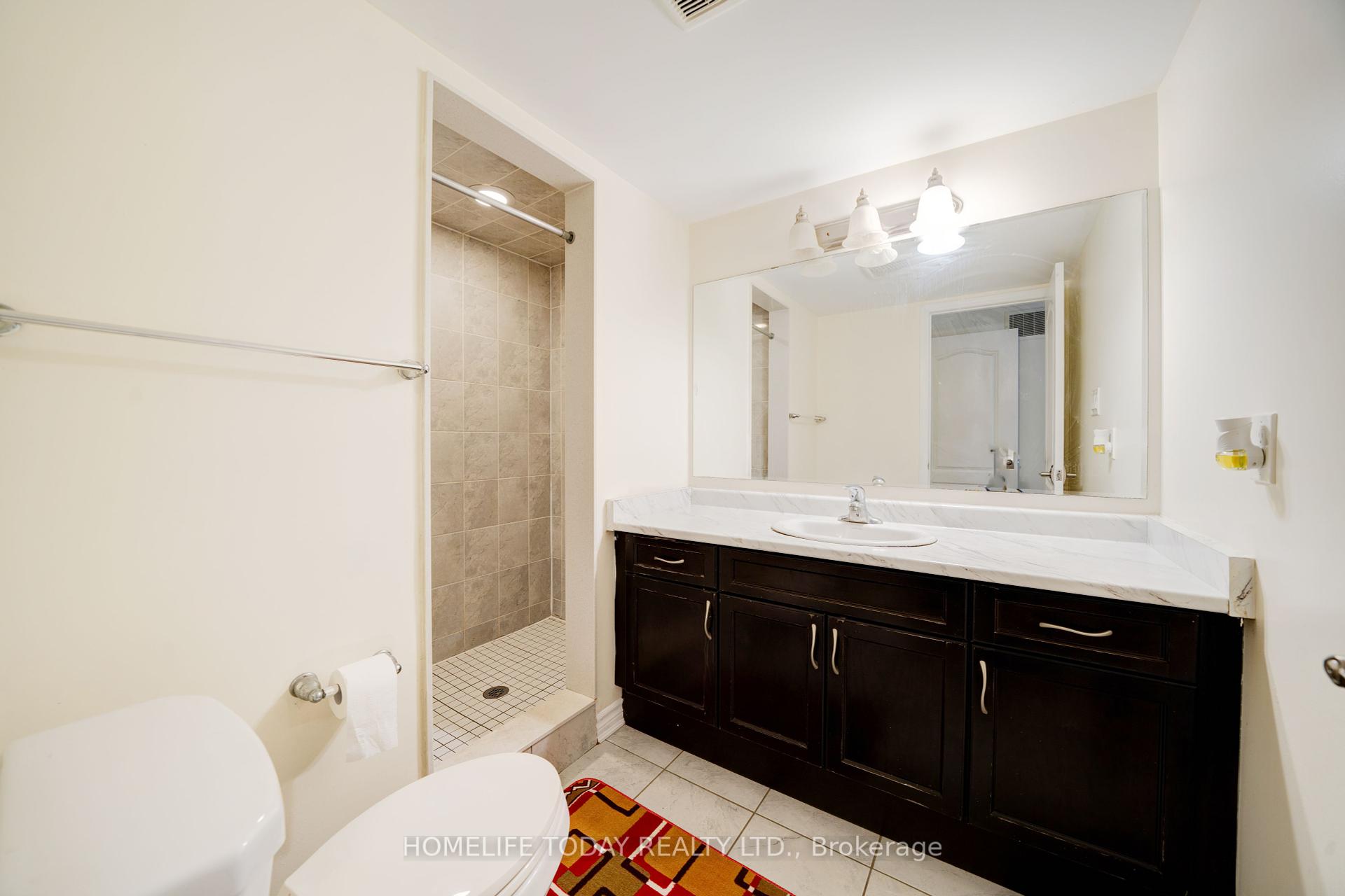 3 Bedrooms Condo at 45 Heron Park, Toronto For sale