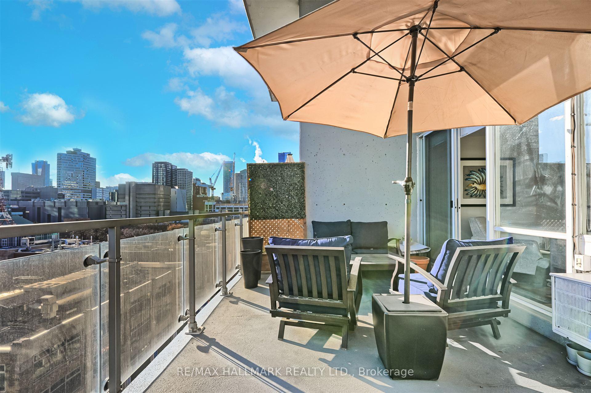 2 Bedrooms Condo at 86 Gerrard, Toronto For sale