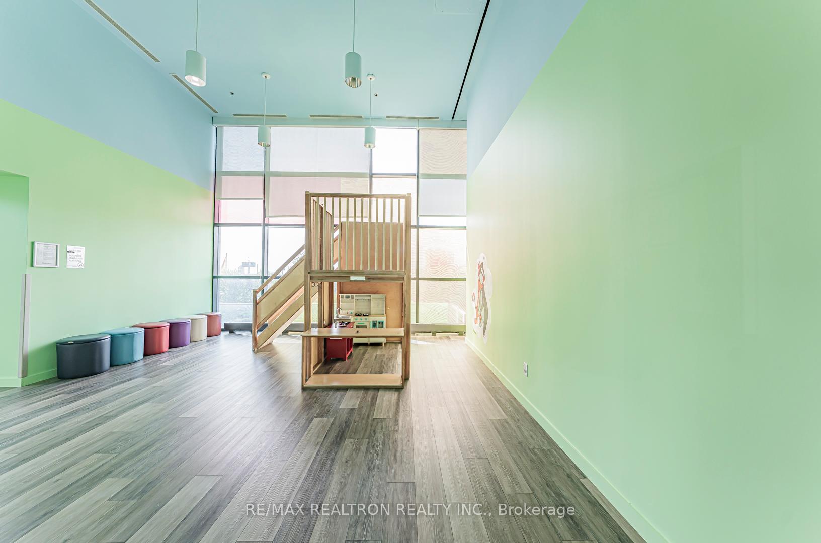 3 Bedrooms Condo at 29 Singer, Toronto For sale
