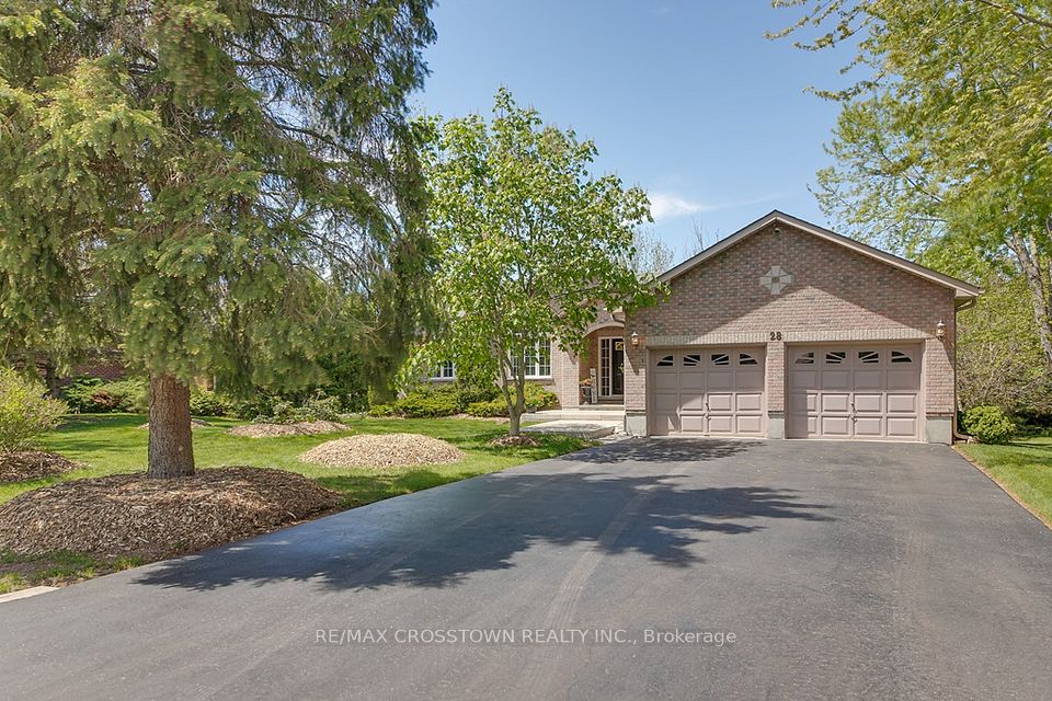 28 Nicholson Crescent, Springwater, ON L9X 0G9
