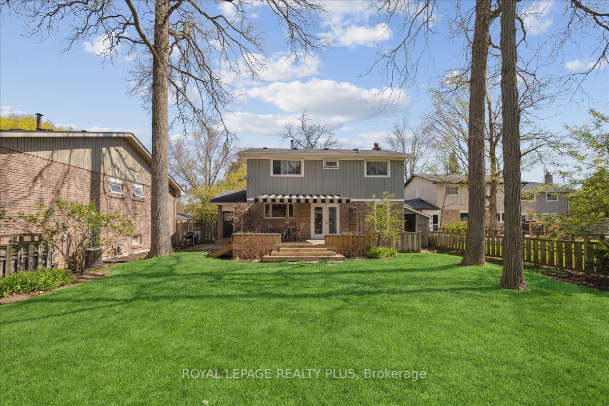 3413 Autumnleaf Crescent