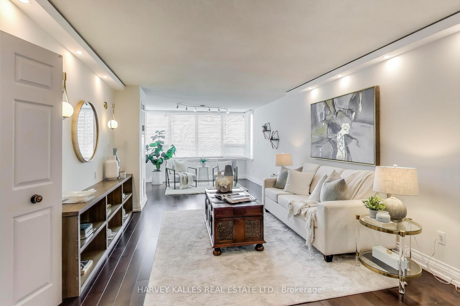 2 Bedrooms Condo at 55 Skymark, Toronto For sale