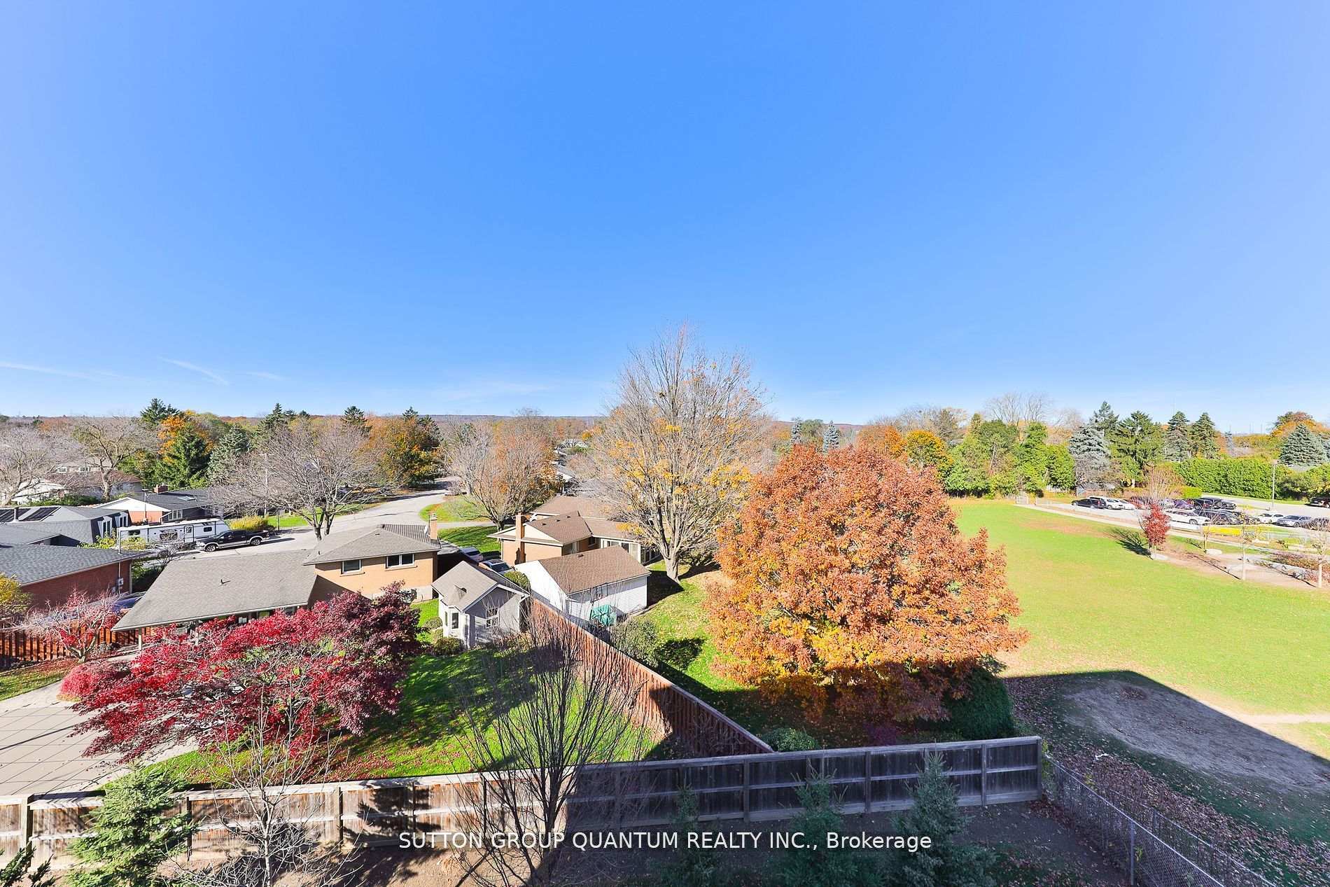 2 Bedrooms Condo at 457 Plains, Burlington For sale