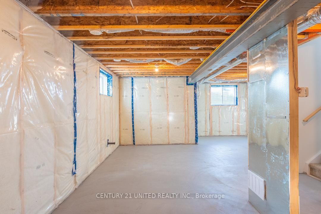 317 Mullighan Gardens, Peterborough North, ON K9K 0G3