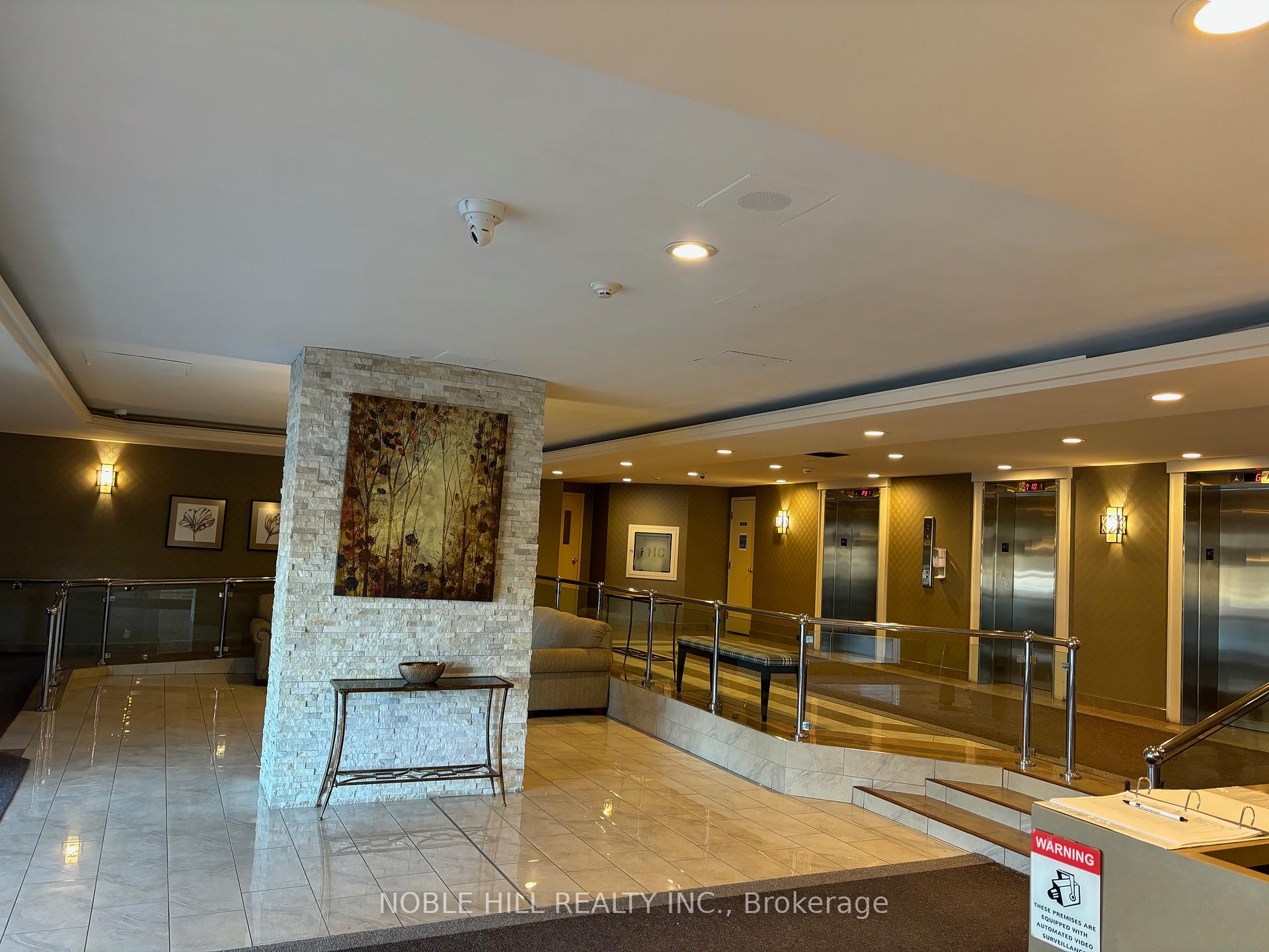 2 Bedrooms Condo at 61 markbrook,  Toronto For sale