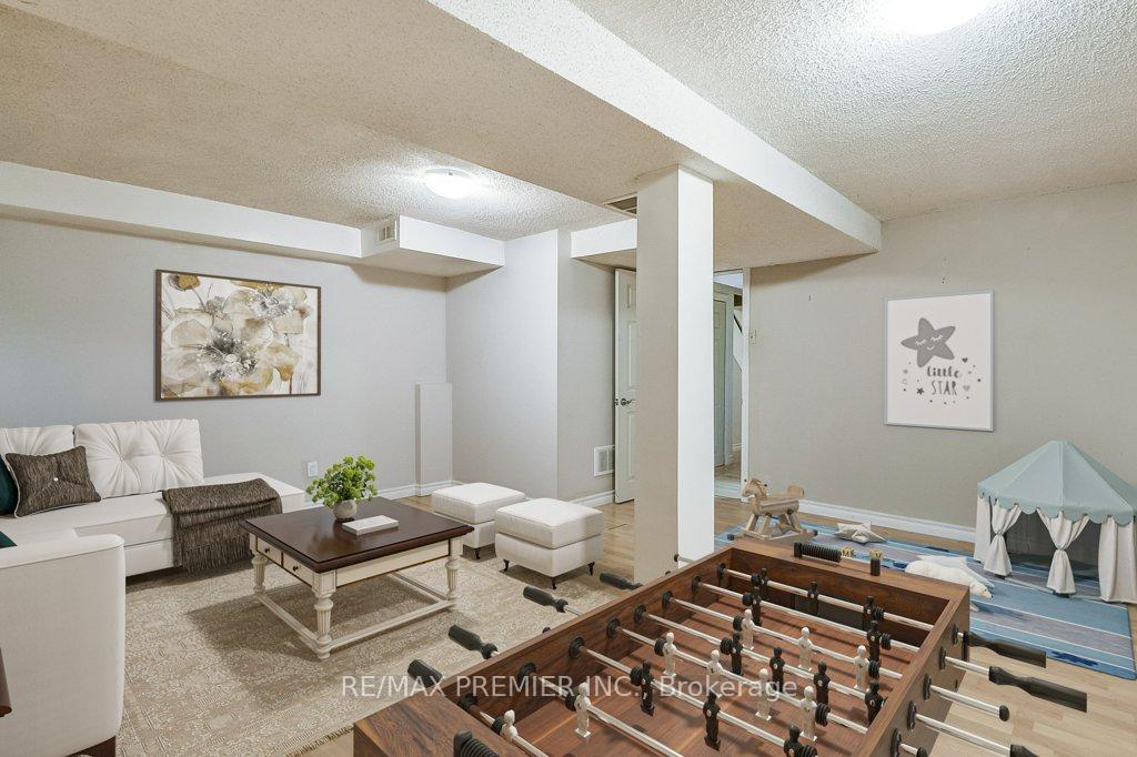 4 Bedrooms Condo at 2670 Battleford, Mississauga For sale