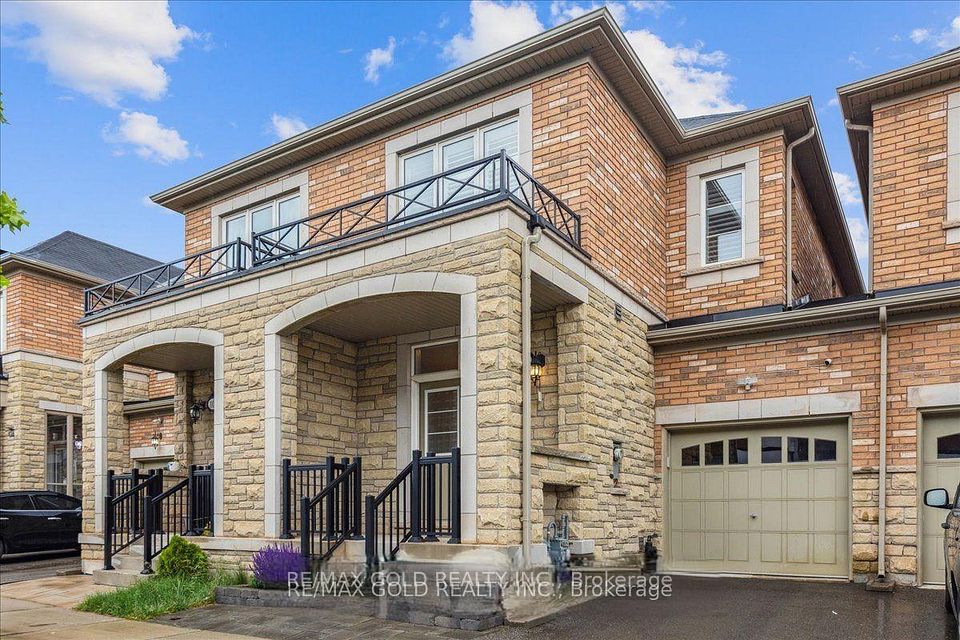 Property at 111 Huguenot Road, Oakville, ON L6H 0M3