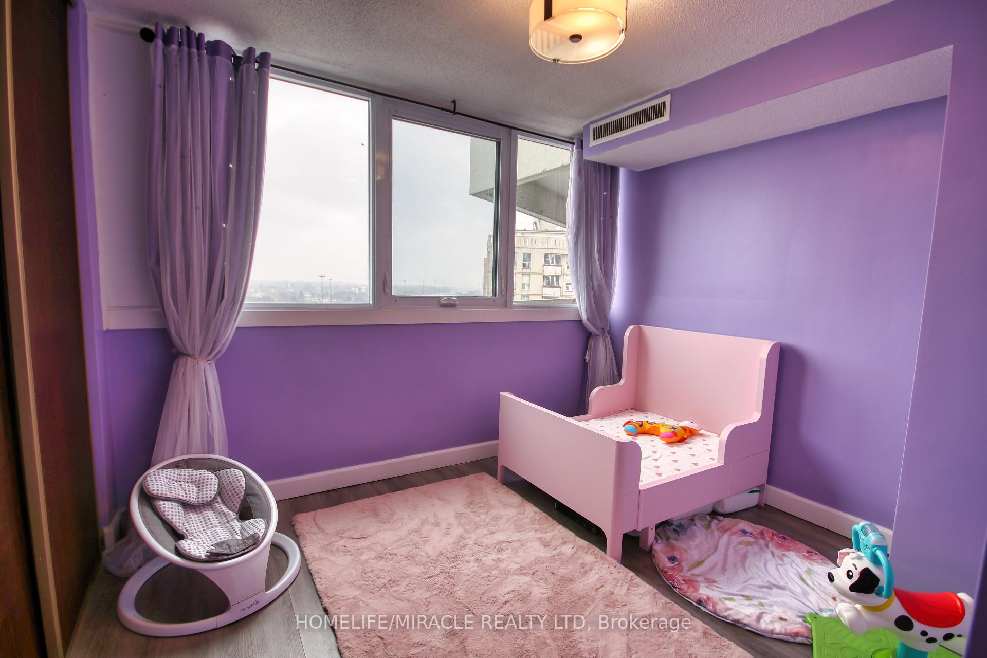 3 Bedrooms Condo at 150 Neptune, Toronto For sale