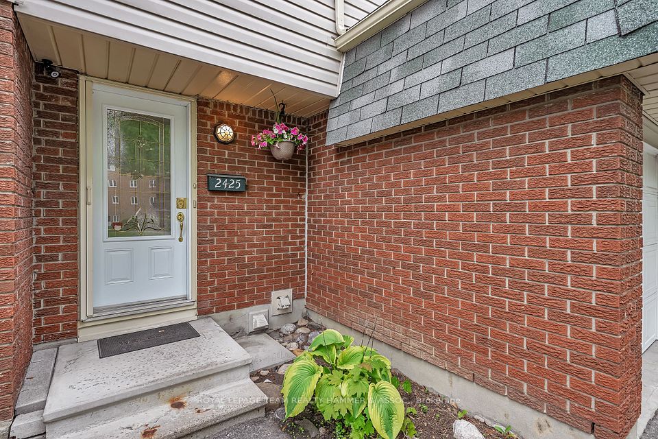 2425 Southvale