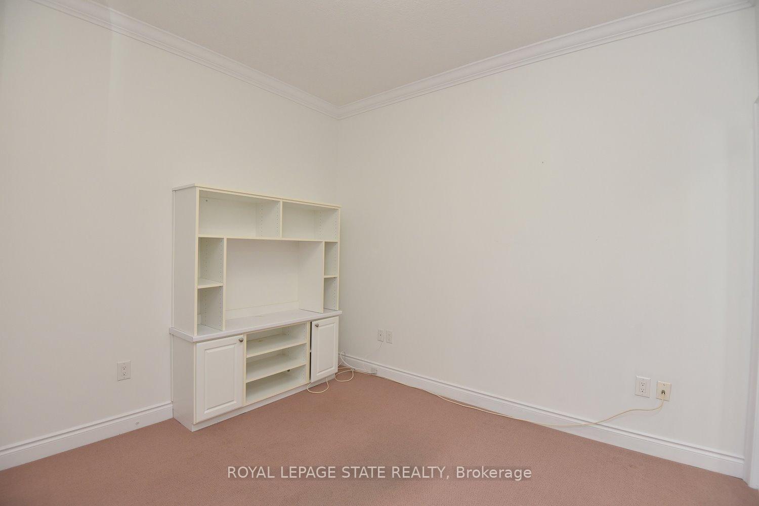 2 Bedrooms Condo at 90 Charlton, Hamilton For sale