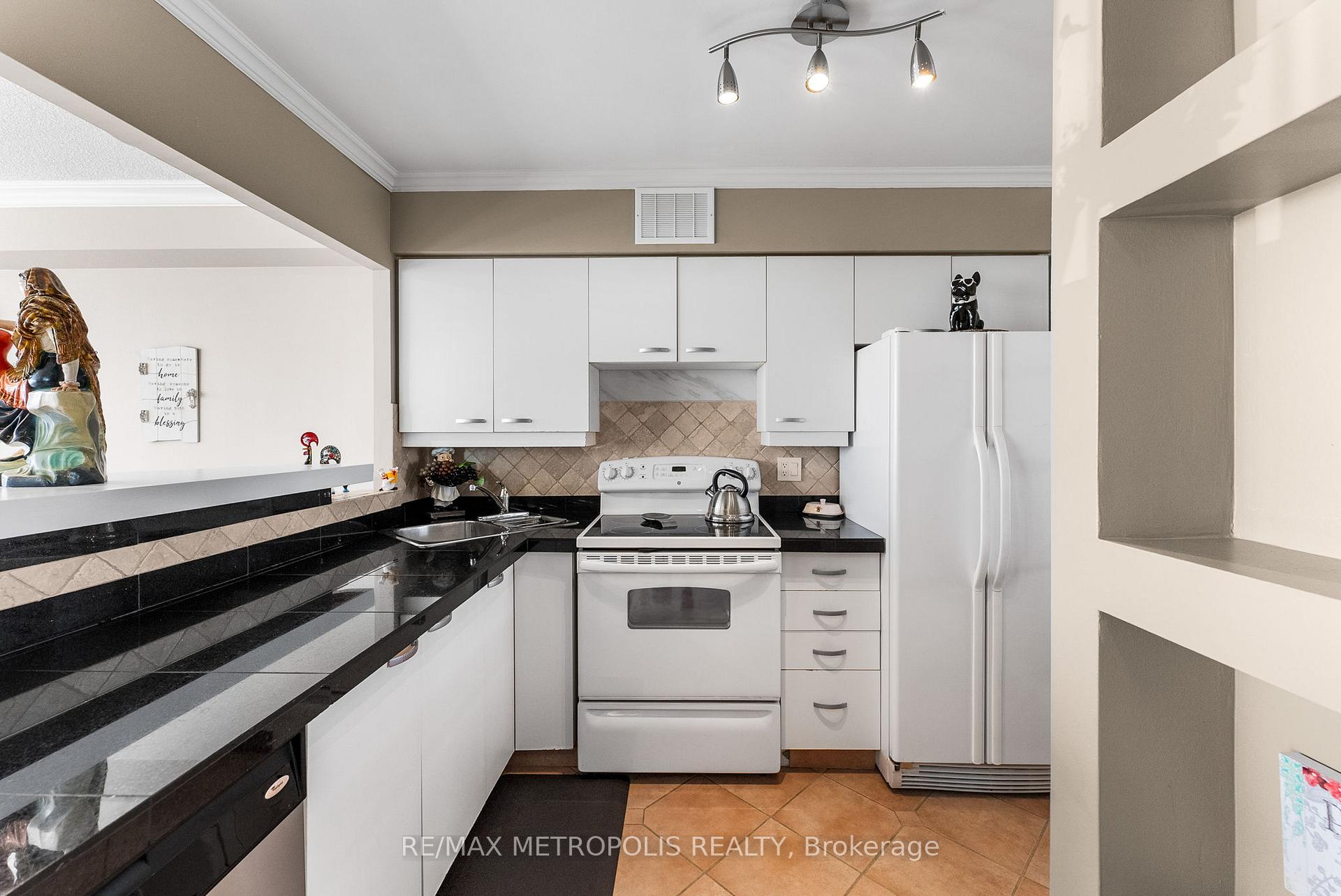 1 Bedroom Condo at 55 Elm, Mississauga For sale