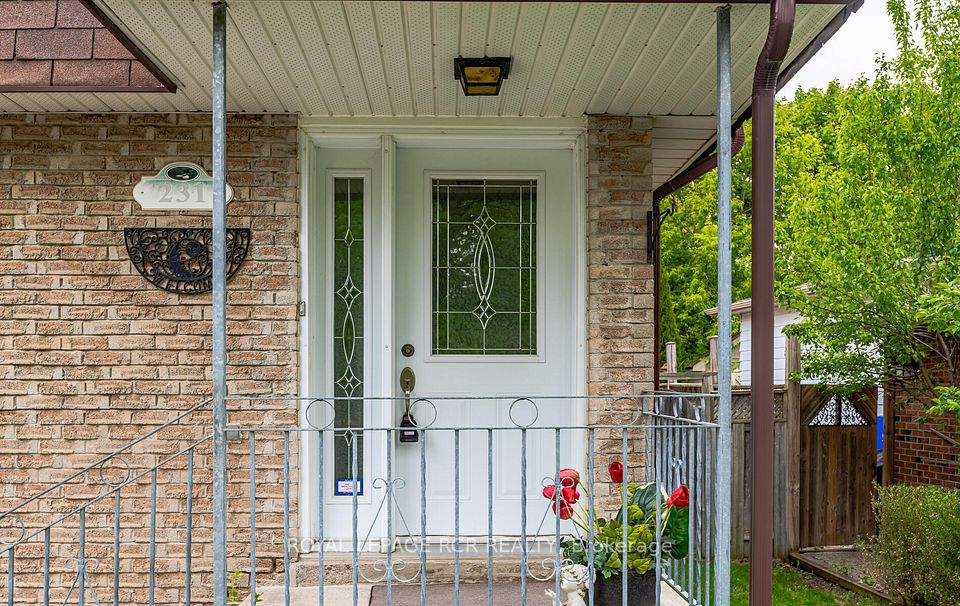 231 Stouffer Street, Whitchurch-Stouffville, ON L4A 4Y8