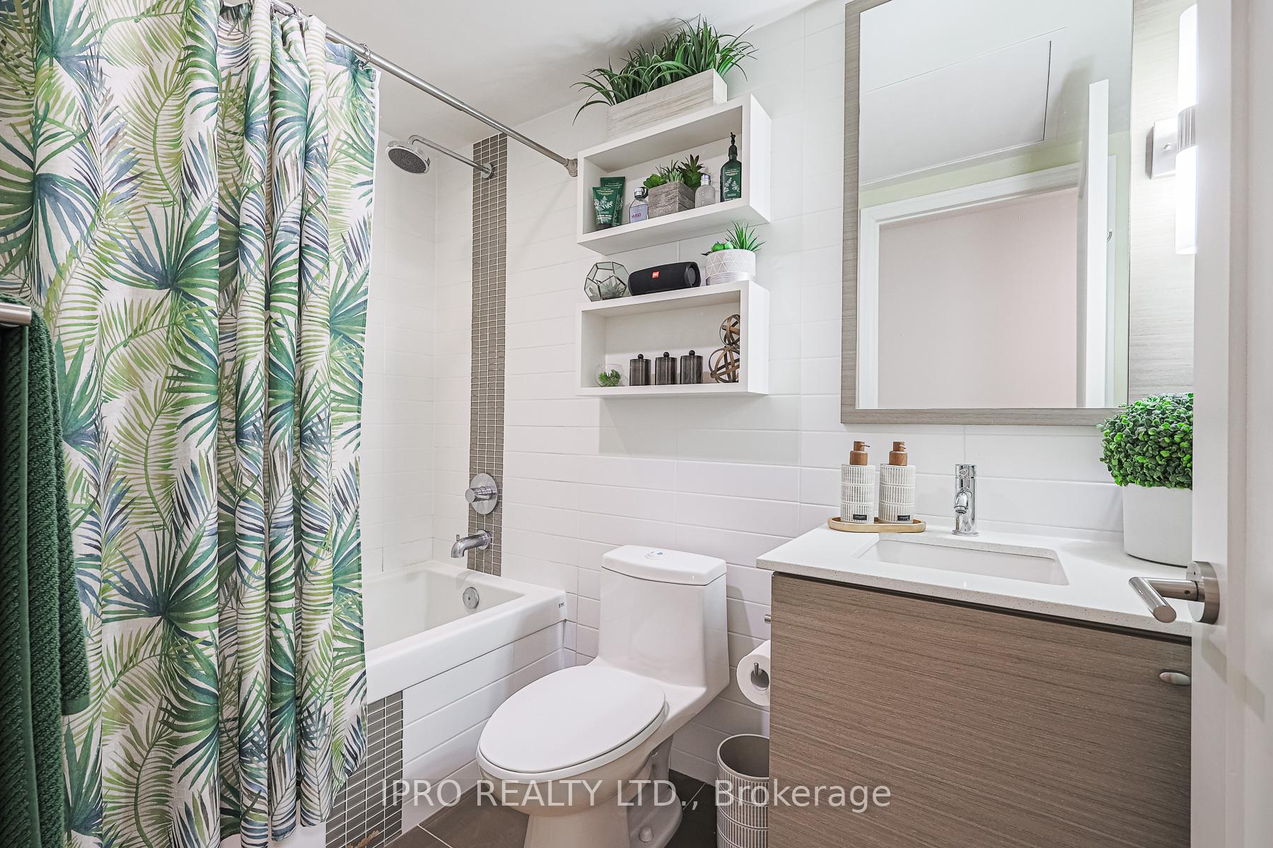 1 Bedroom Condo at 55 Front, Toronto For sale