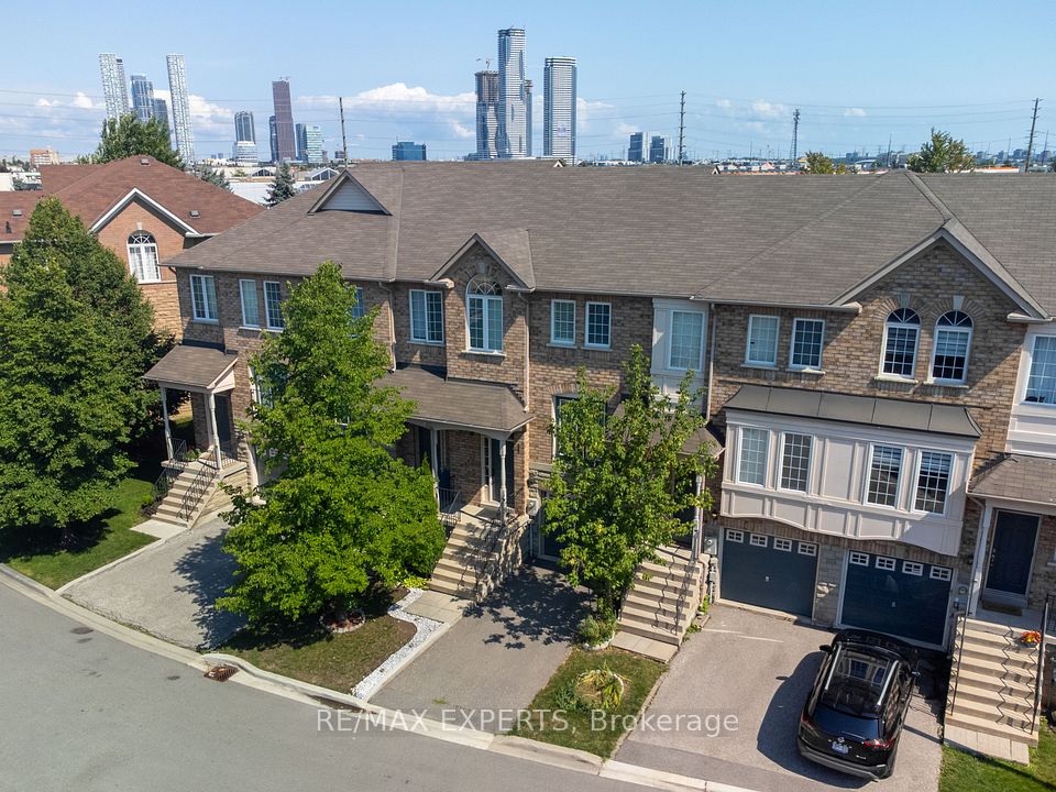 #32 - 19 Foxchase Avenue, Vaughan, ON L4L 9M9