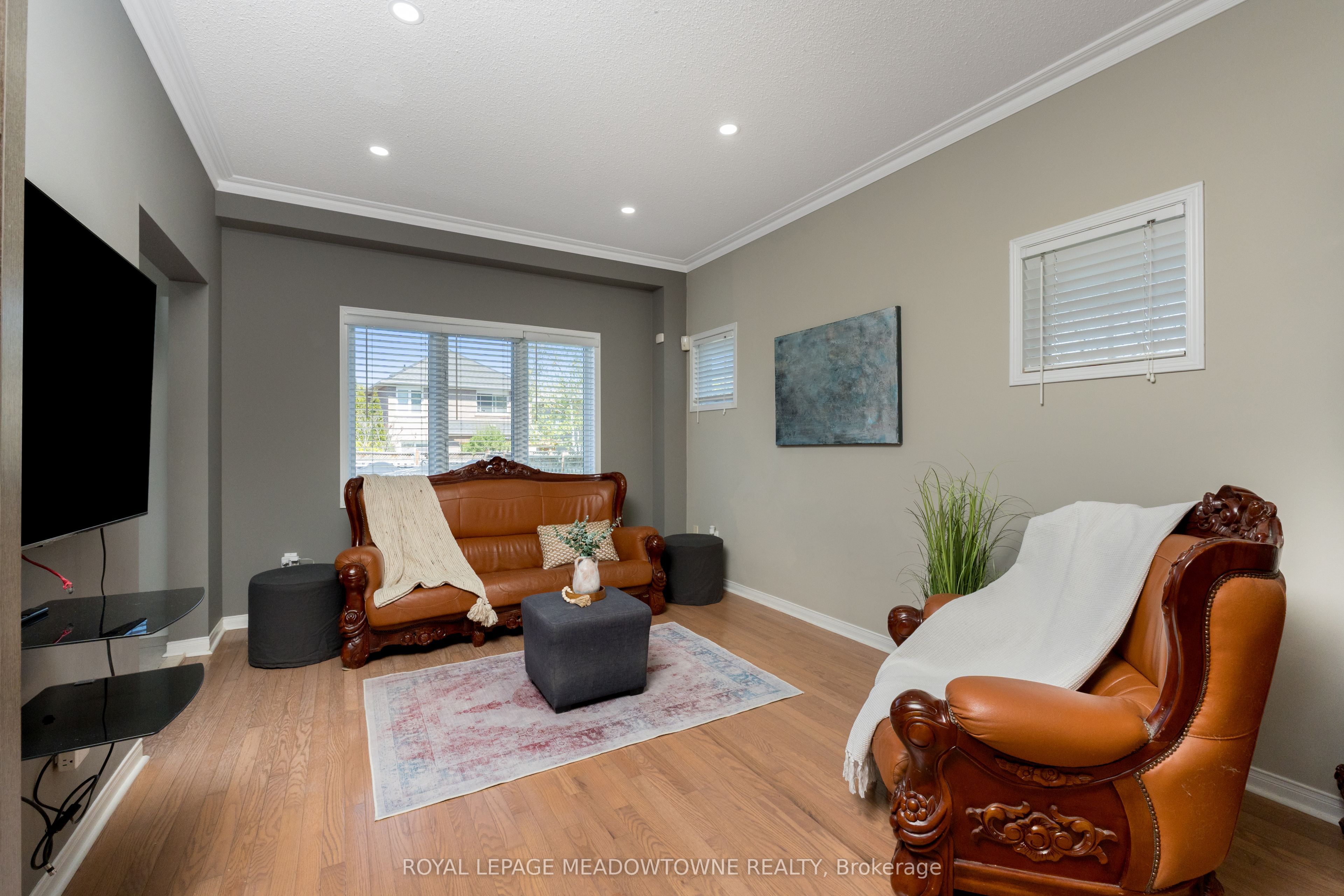 1876 Stevington Crescent