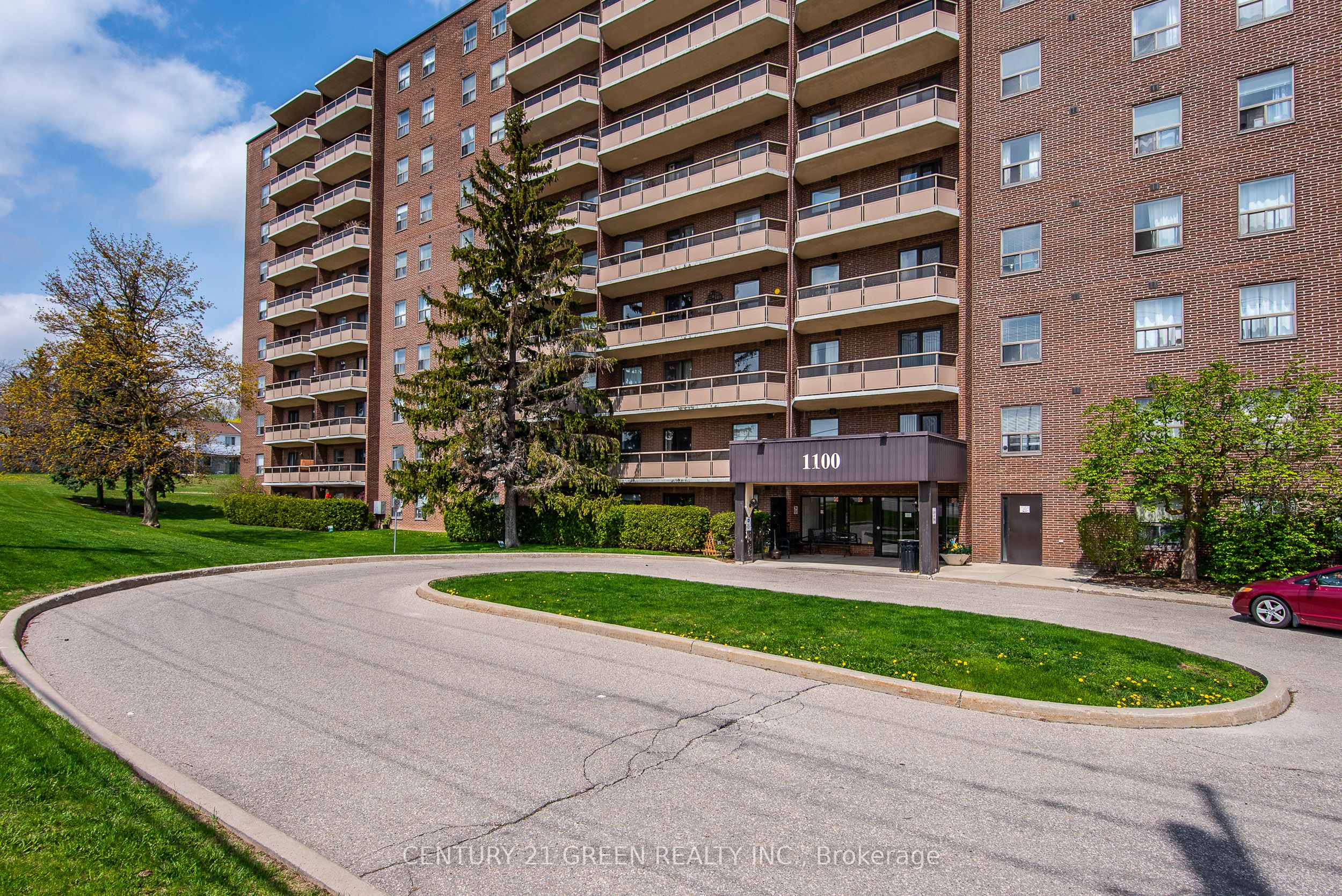 #702 - 1100 Courtland Avenue, Kitchener, ON N2C 2H9