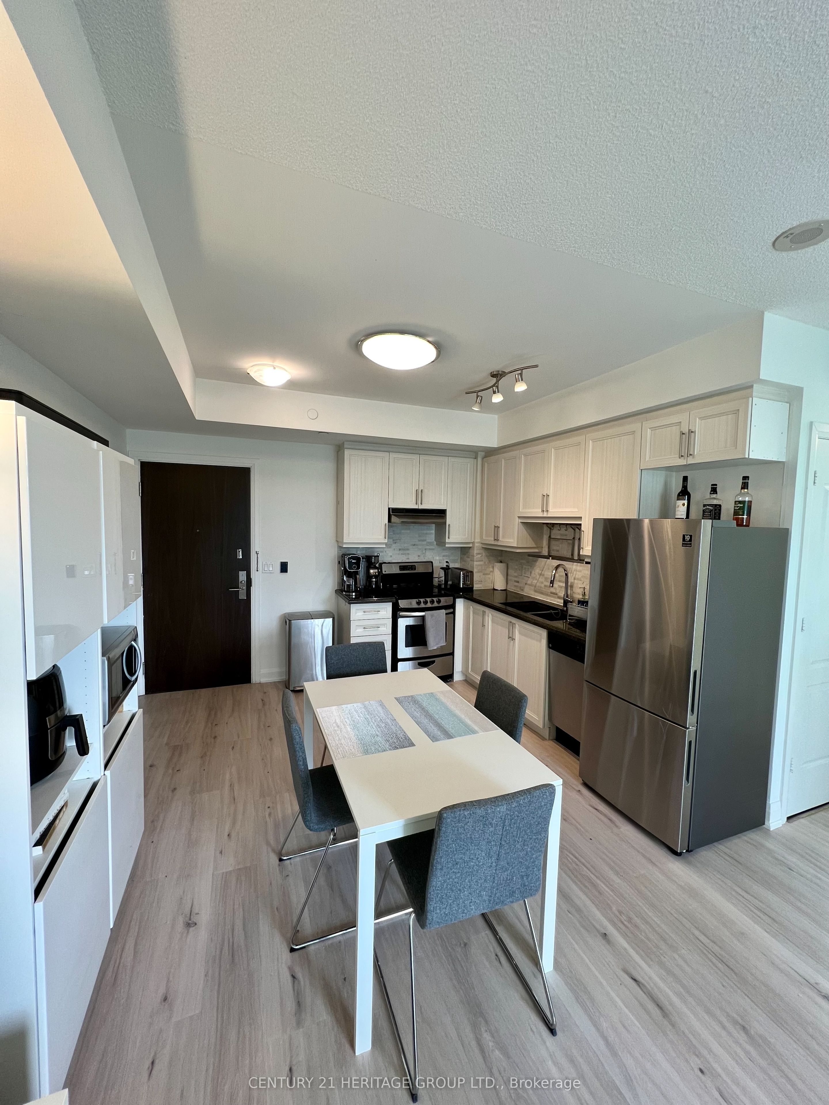 68 Canterbury Place, #1802