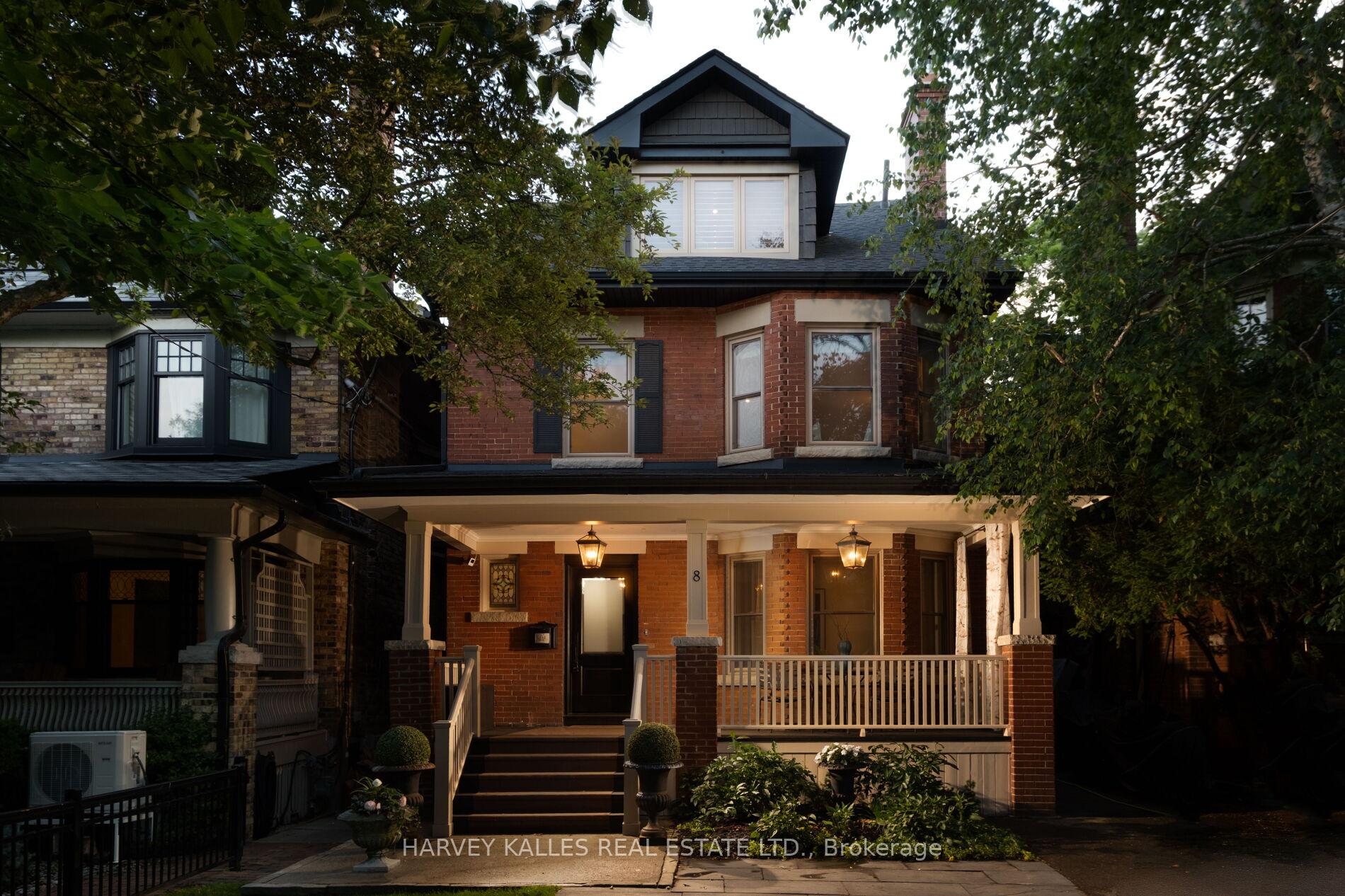 8 Edgewood Crescent