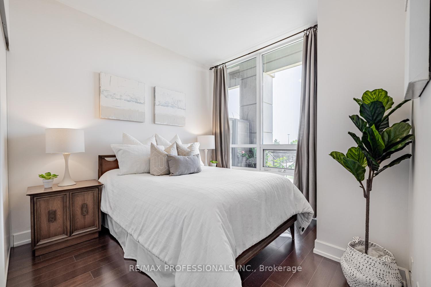 2 Bedrooms Condo at 6 Eva, Toronto For sale