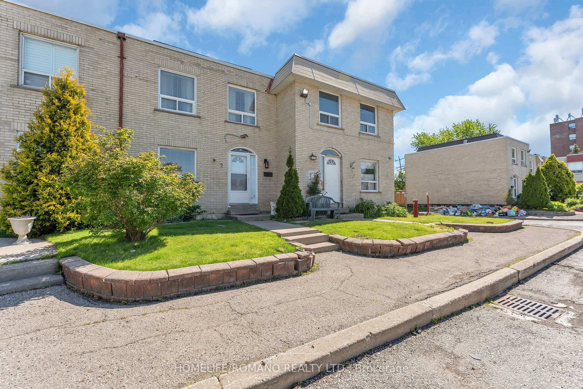 4 Bedrooms Condo at 7440 Goreway, Mississauga For sale