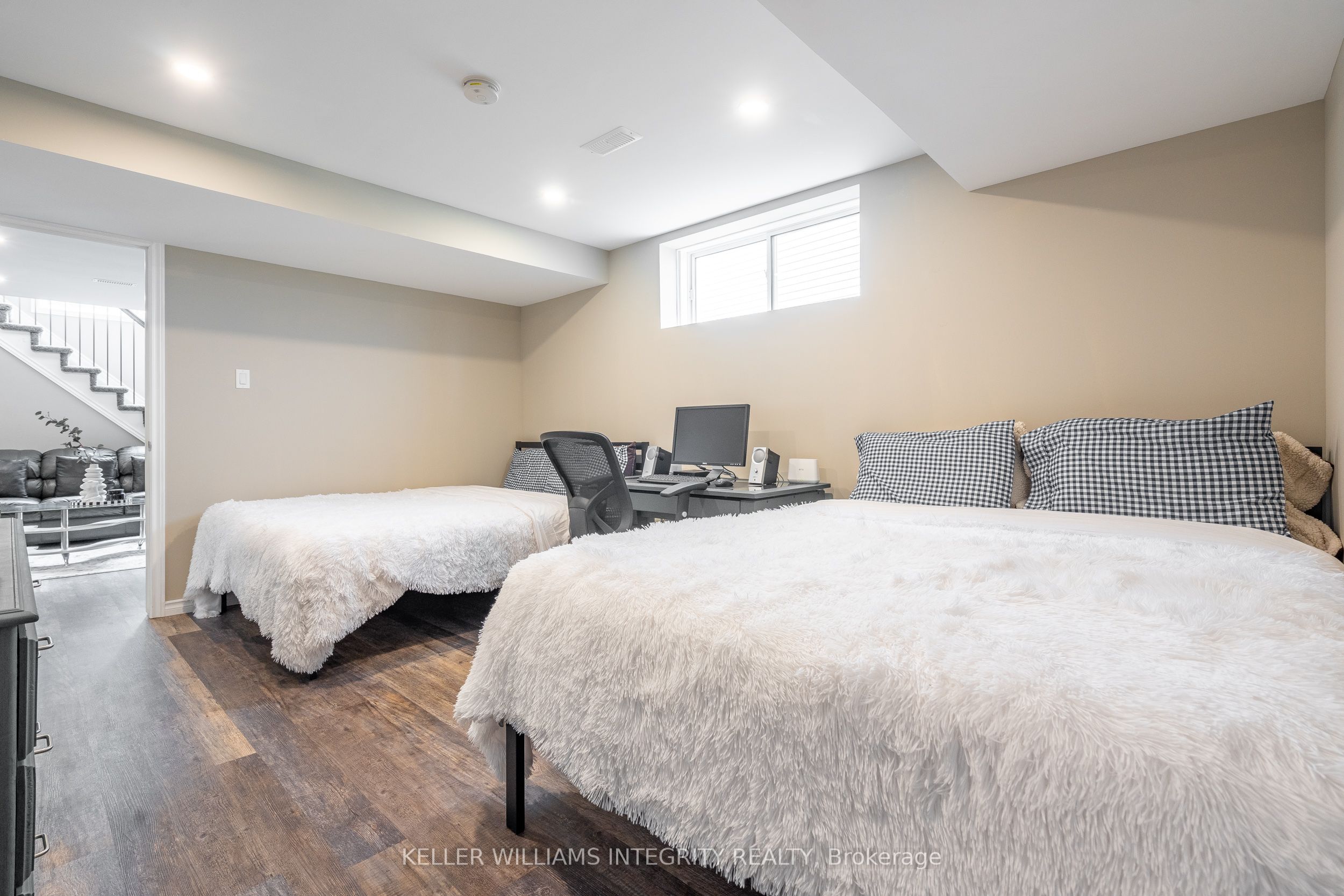 1126 Beckett Crescent