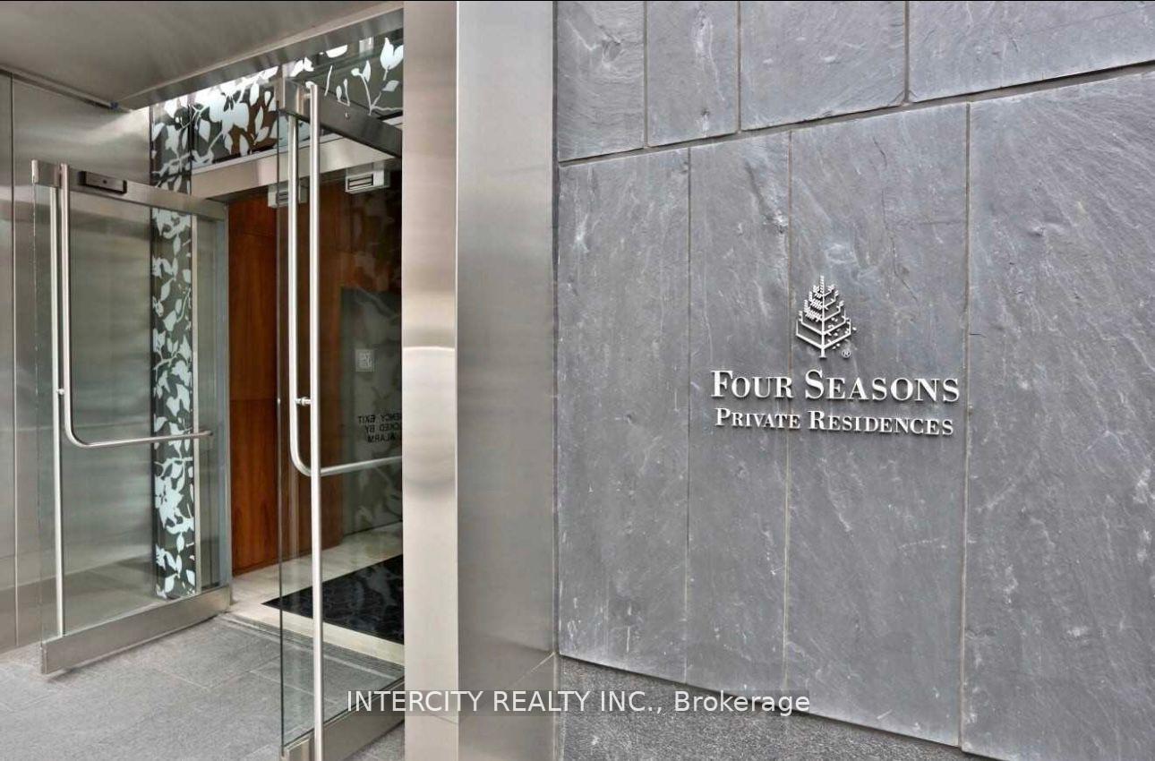 3 Bedrooms Condo at 50 Yorkville, Toronto For sale