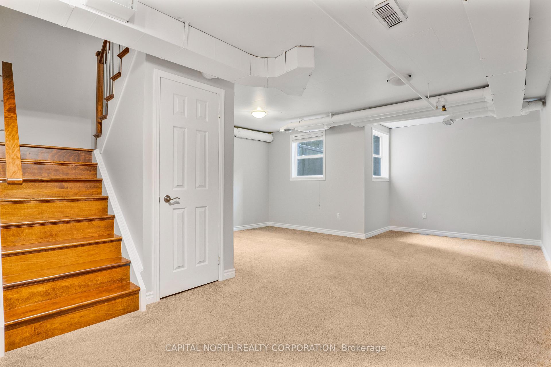 3 Bedrooms Condo at 51 Halton, Toronto For sale