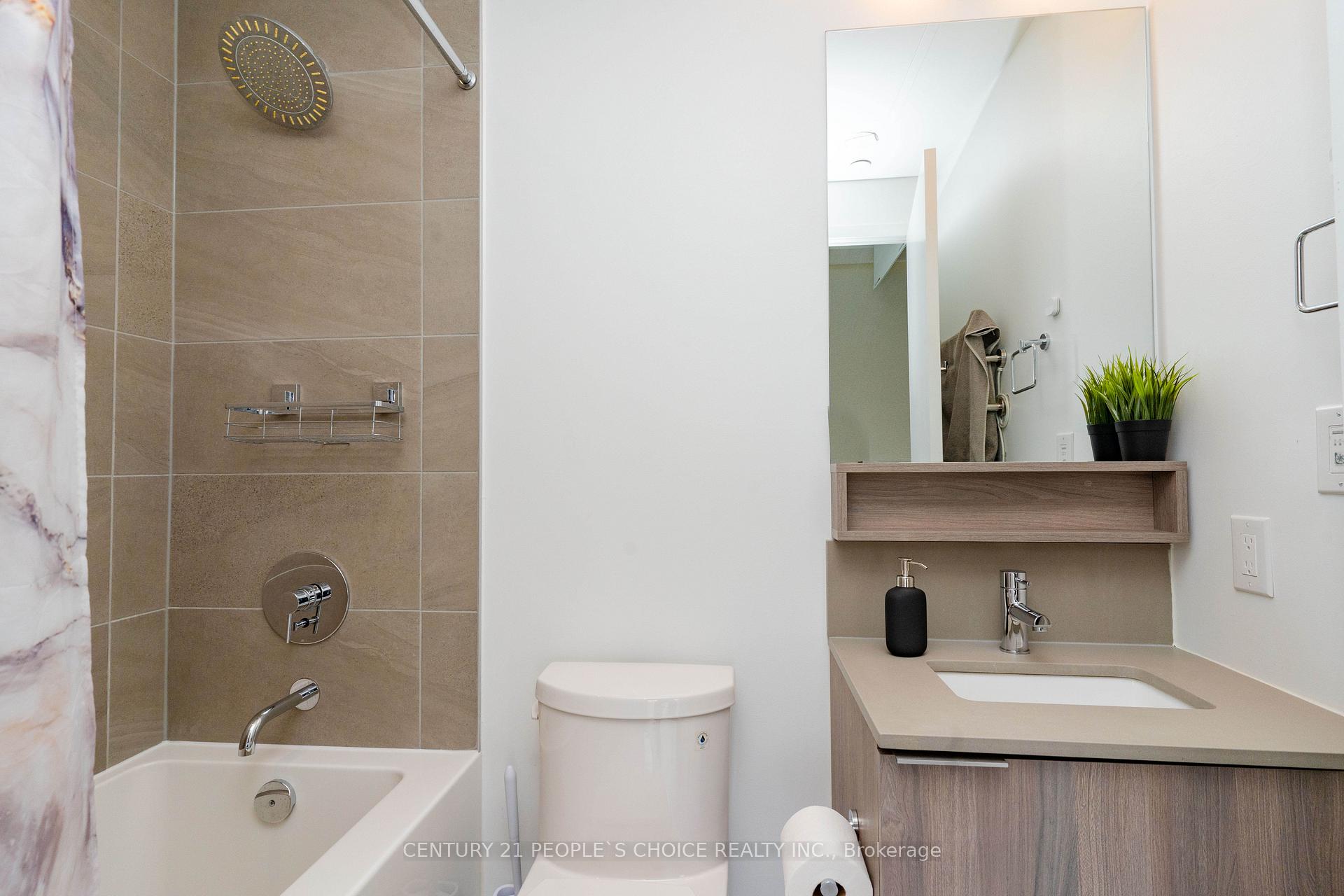 3 Bedrooms Condo at 950 Portage, Vaughan For sale