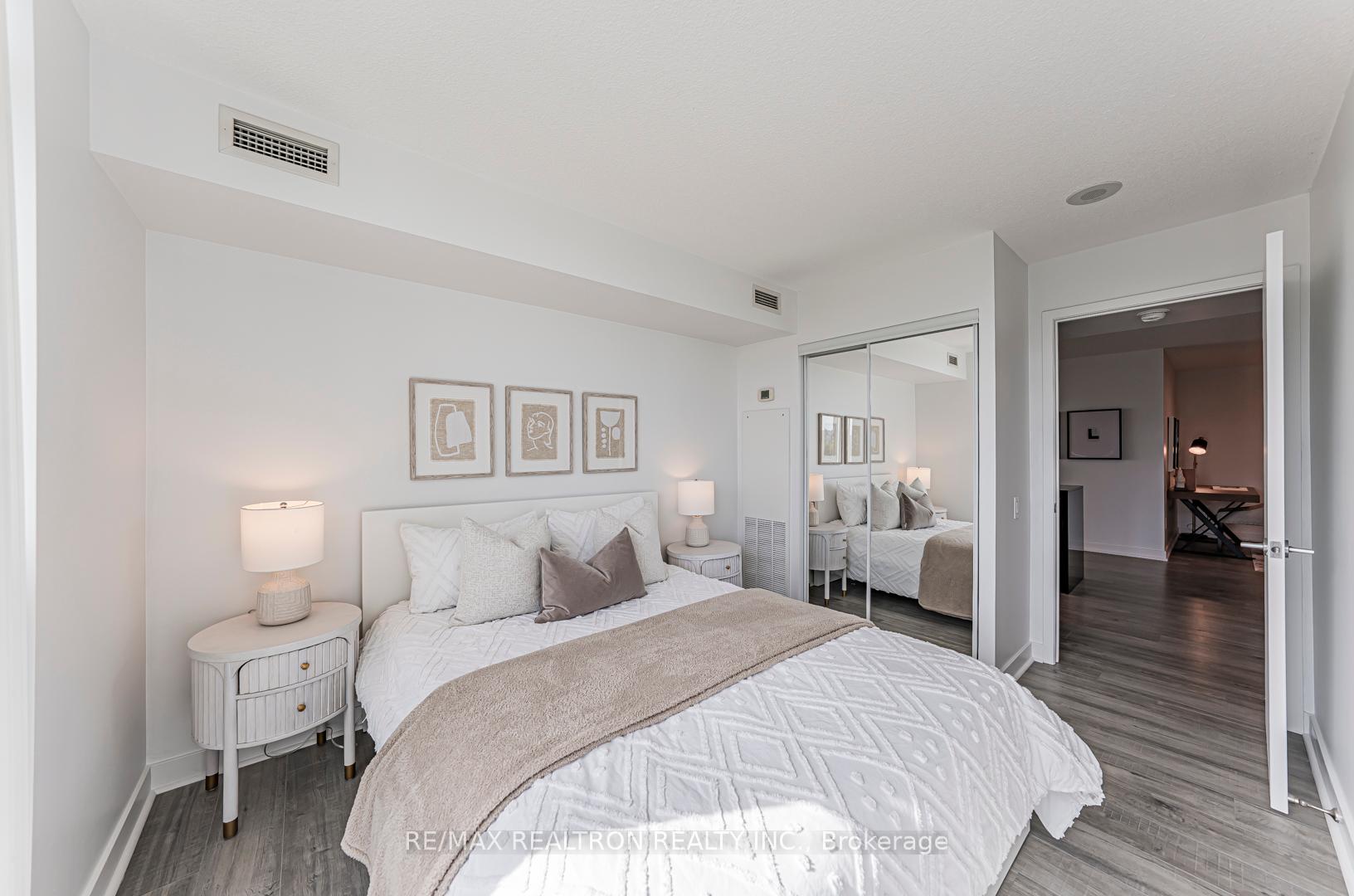 3 Bedrooms Condo at 29 Singer, Toronto For sale
