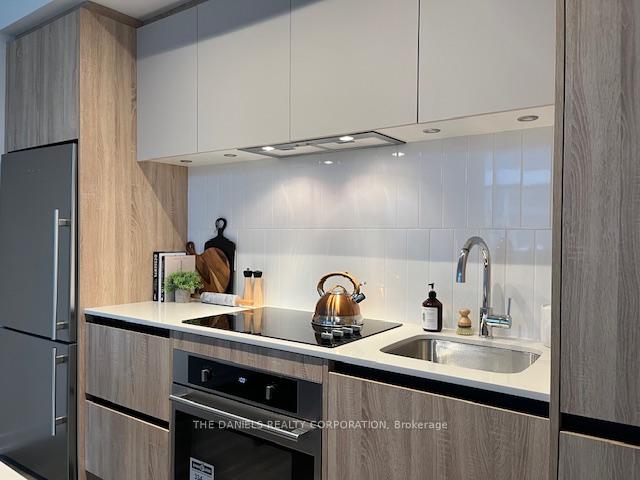 3 Bedrooms Condo at 7950 Bathurst, Vaughan For sale