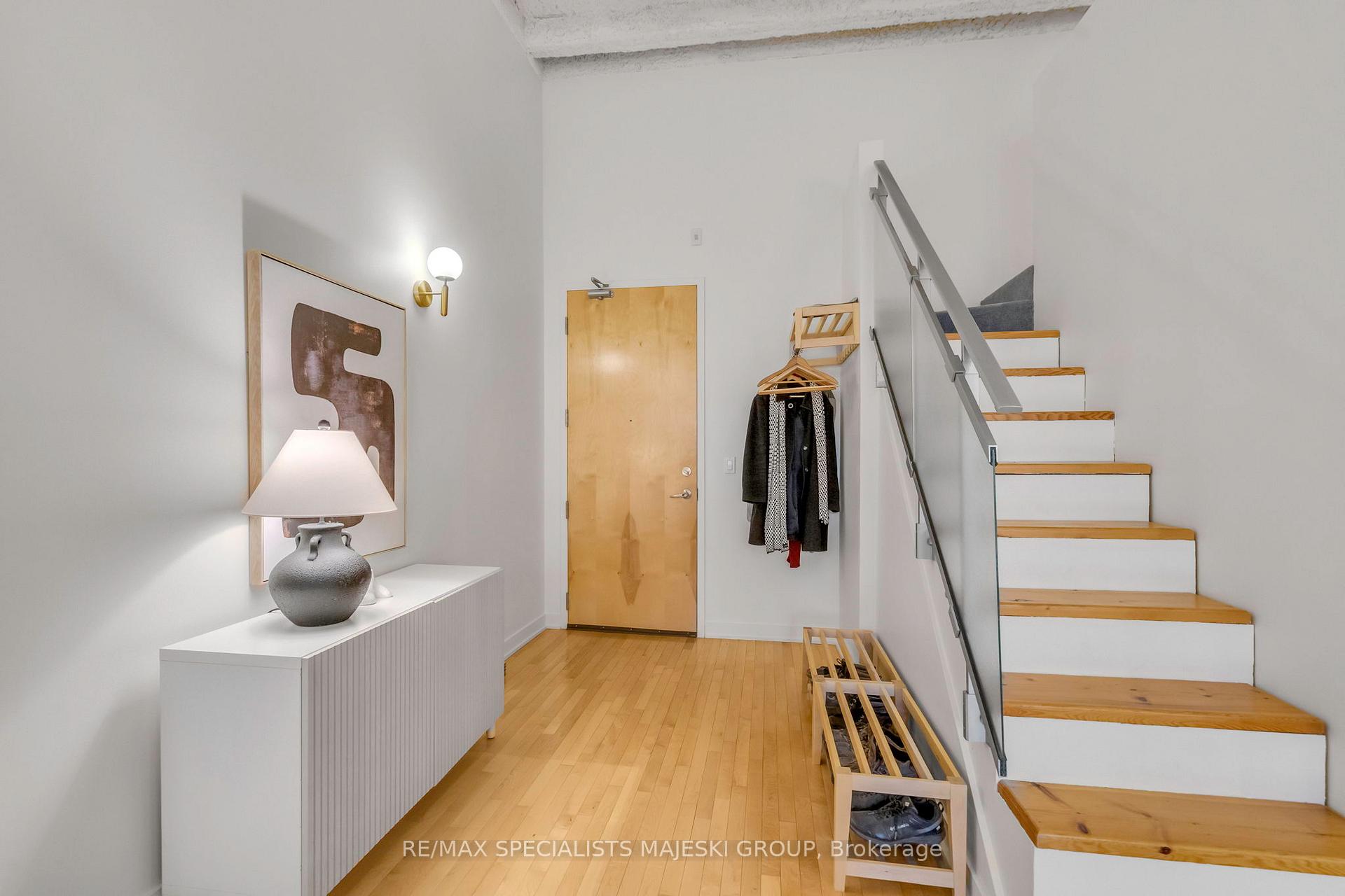 3 Bedrooms Condo at 21 Nassau,  Toronto For sale